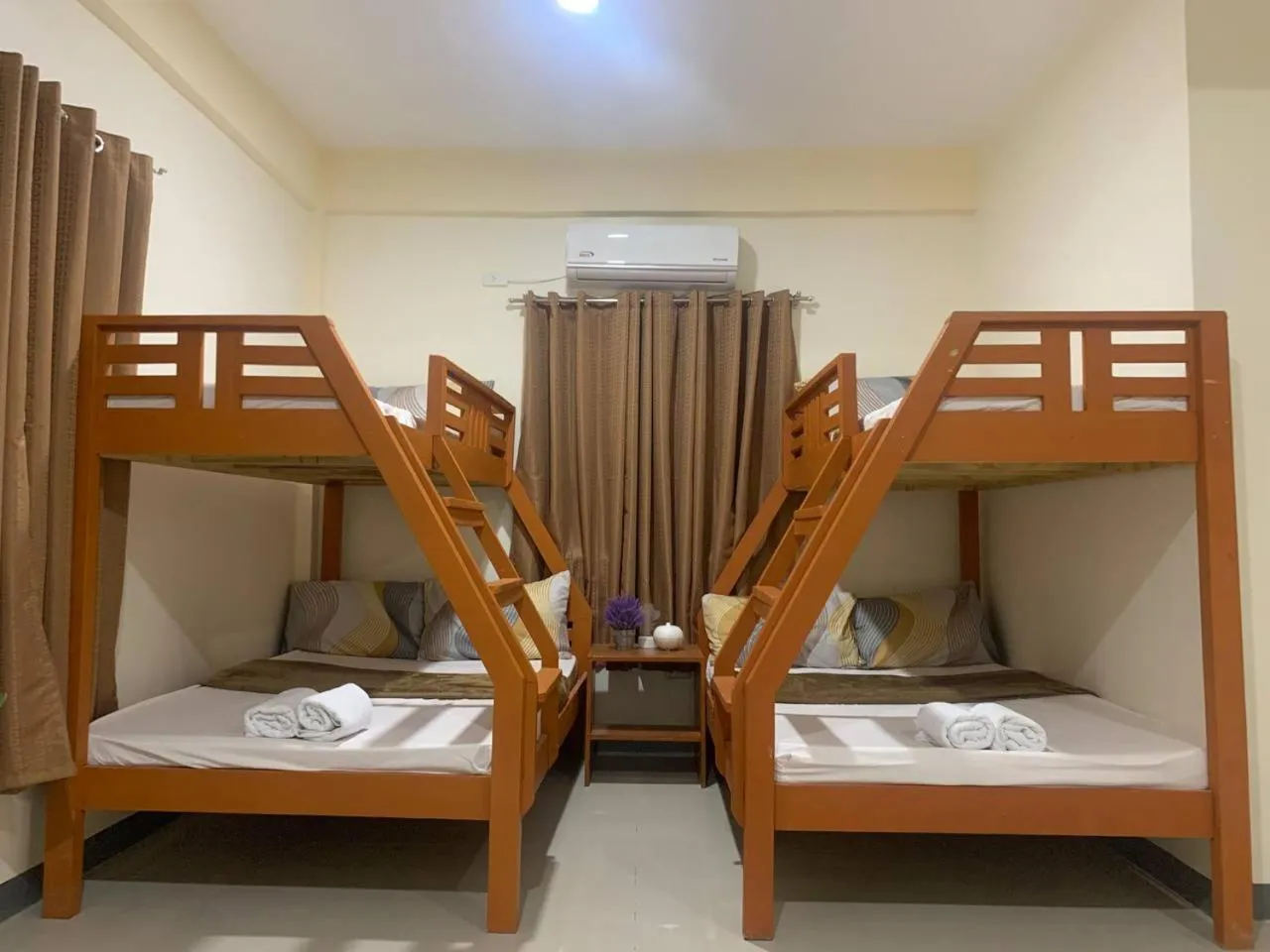 Bed in Llaguno City Inn