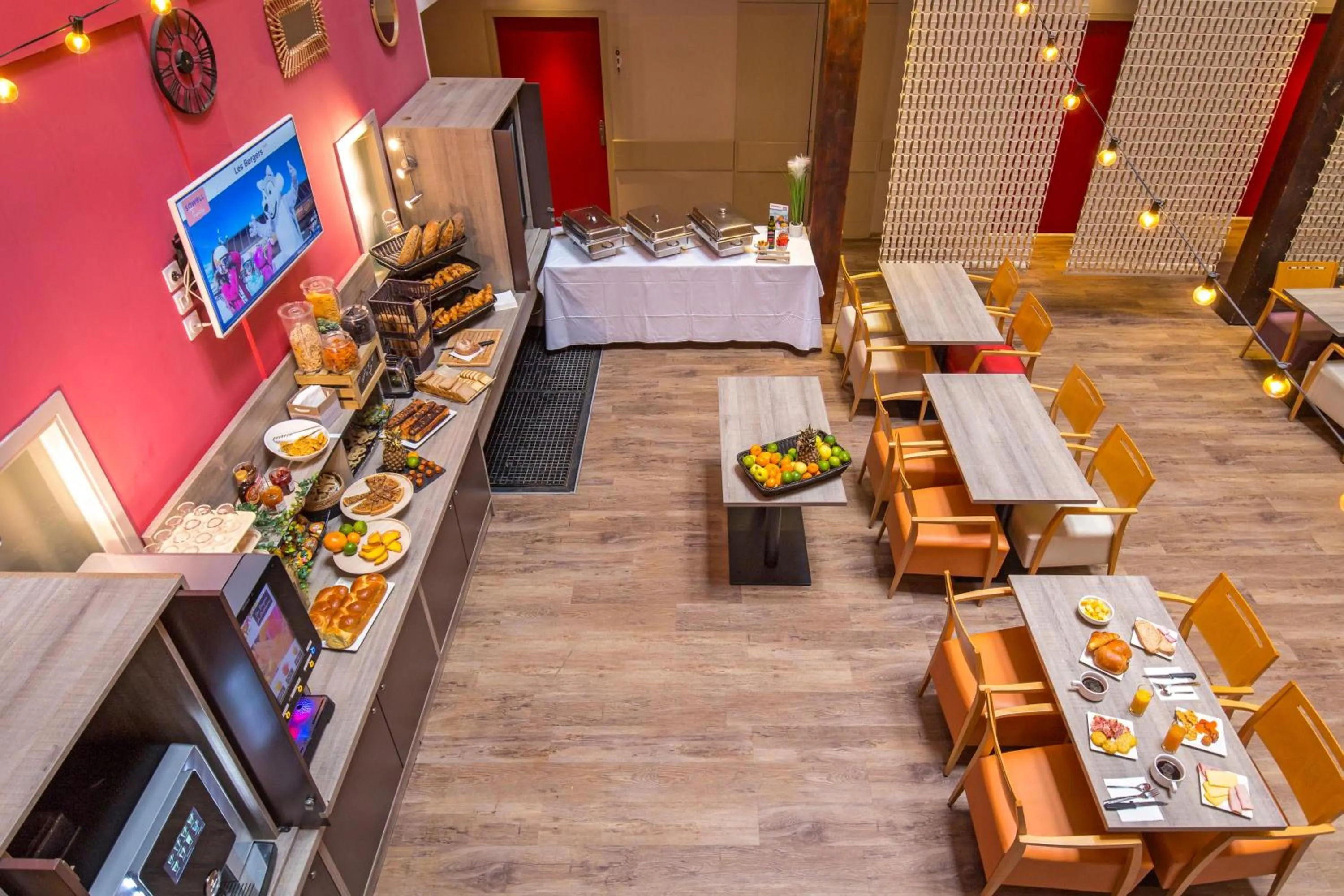 Buffet breakfast in SOWELL RESIDENCES New Chastillon