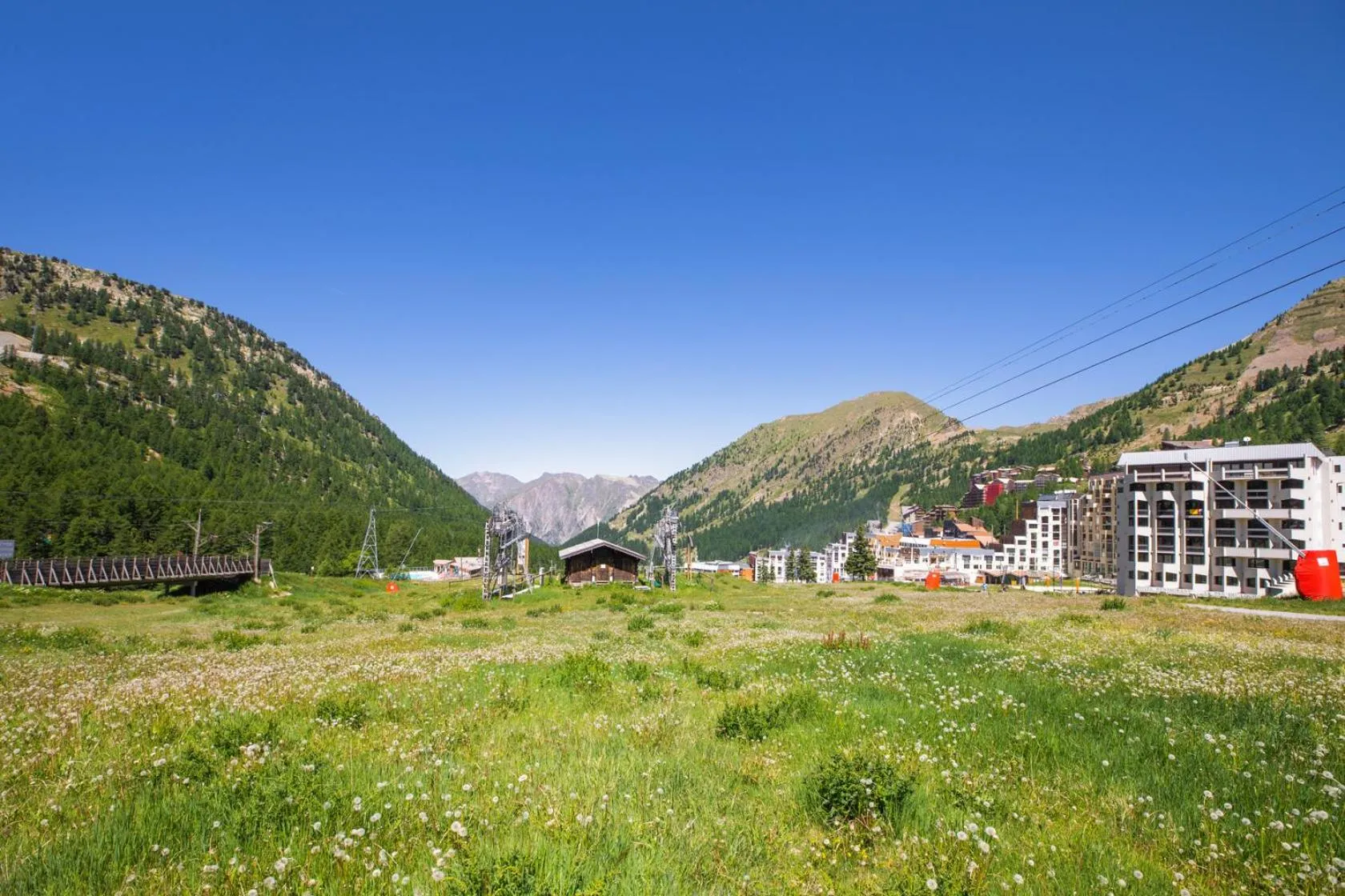 Natural landscape in SOWELL RESIDENCES New Chastillon