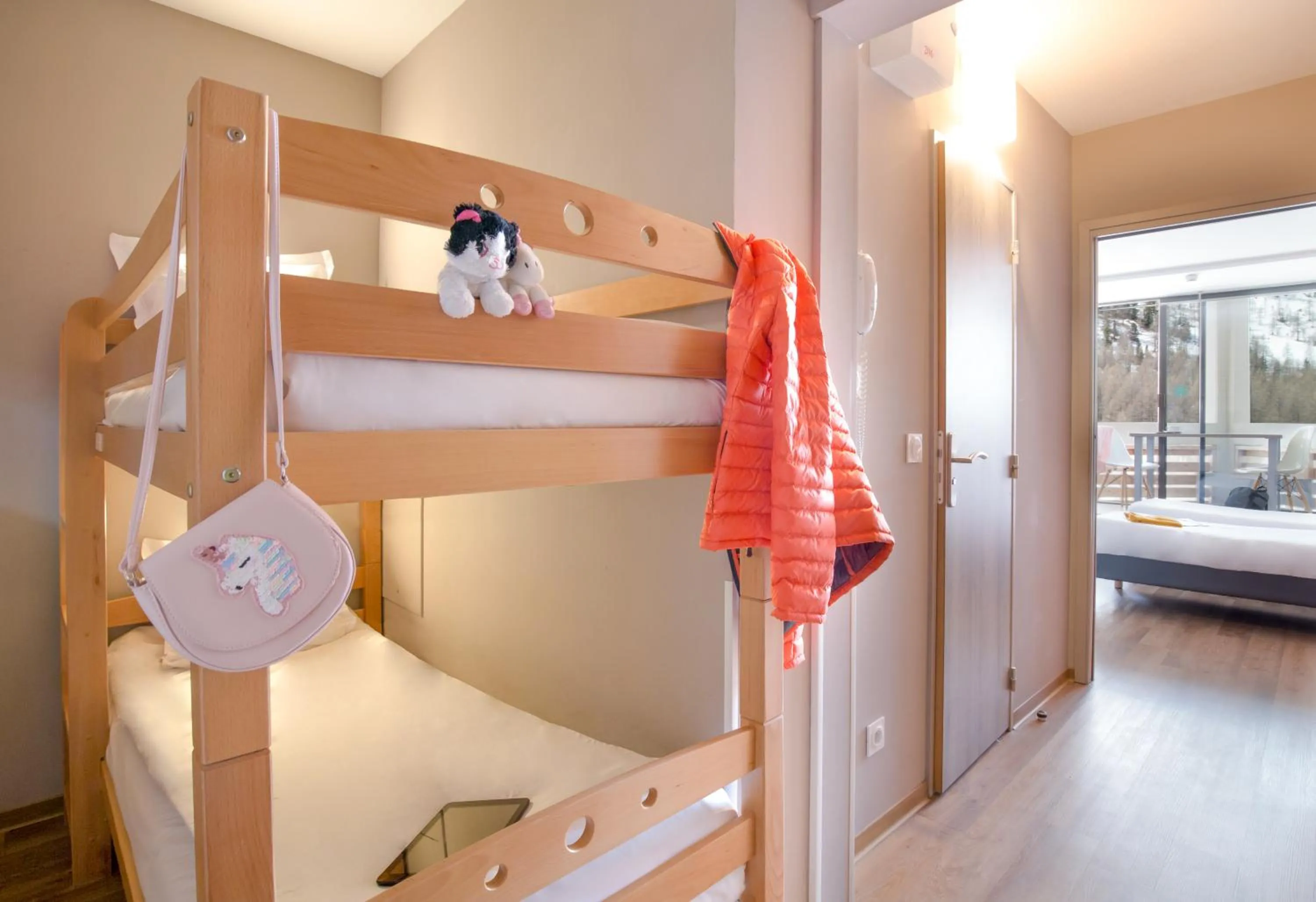 Bedroom, Bed in SOWELL RESIDENCES New Chastillon