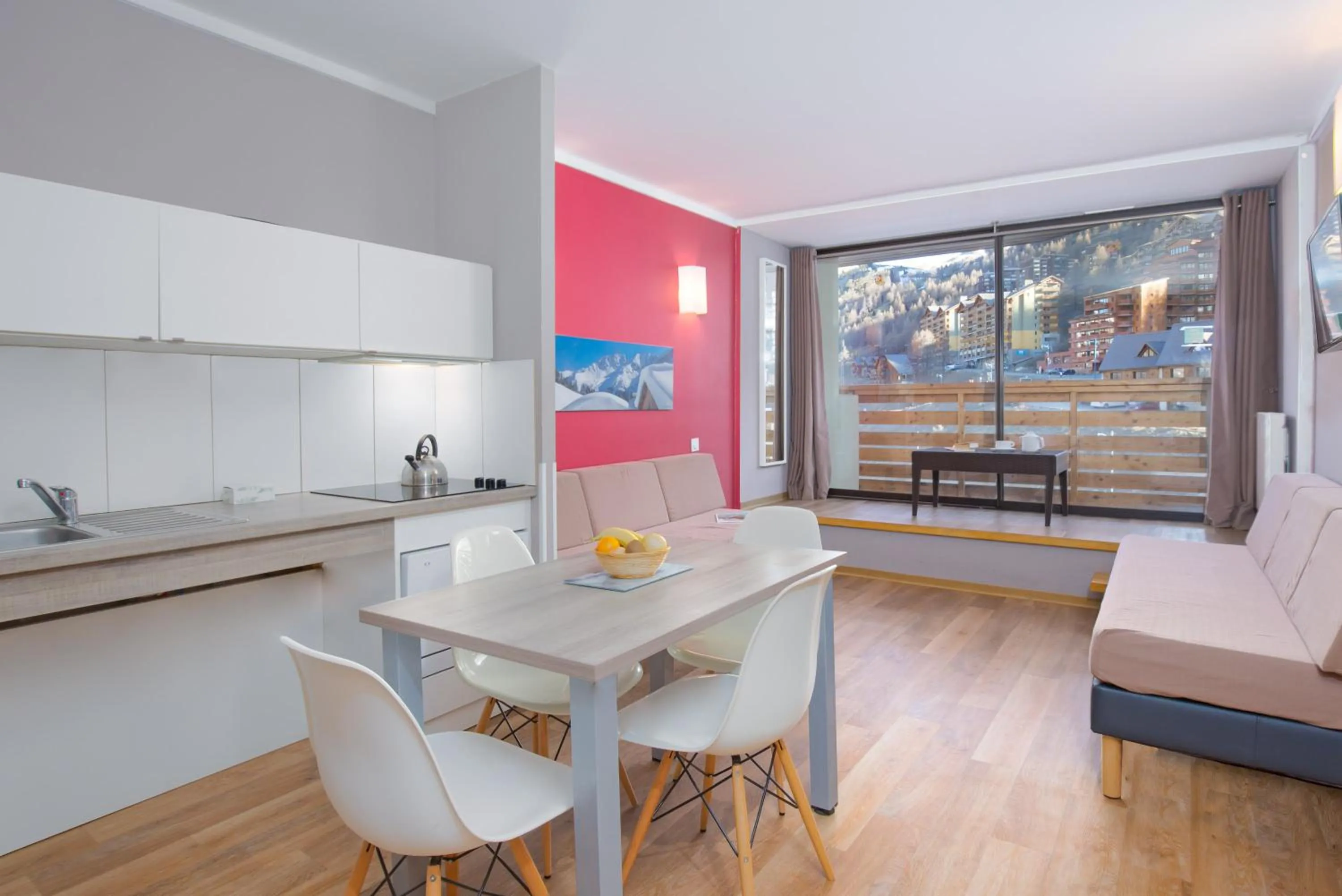 Kitchen or kitchenette in SOWELL RESIDENCES New Chastillon