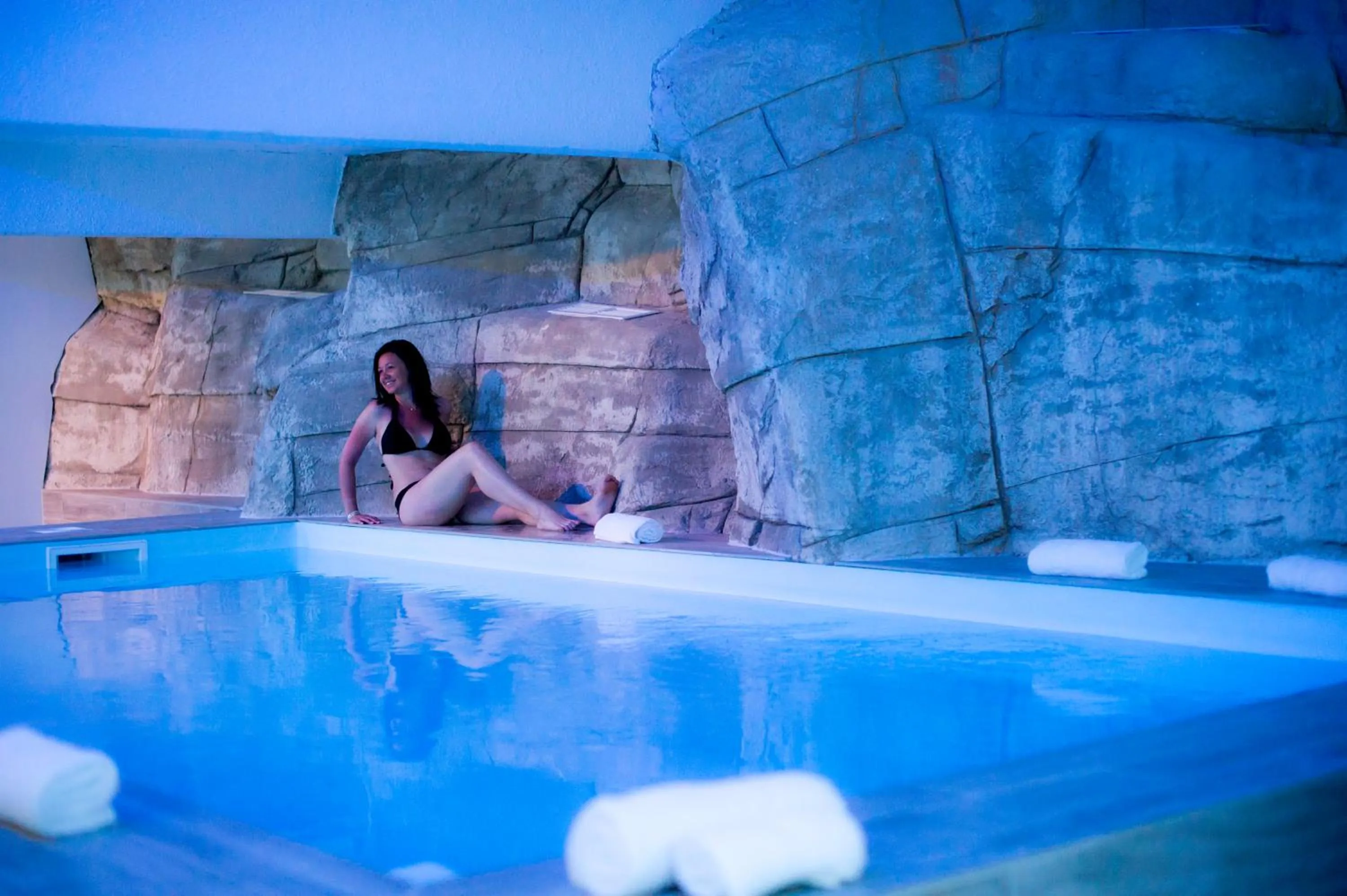 Swimming pool in SOWELL RESIDENCES New Chastillon