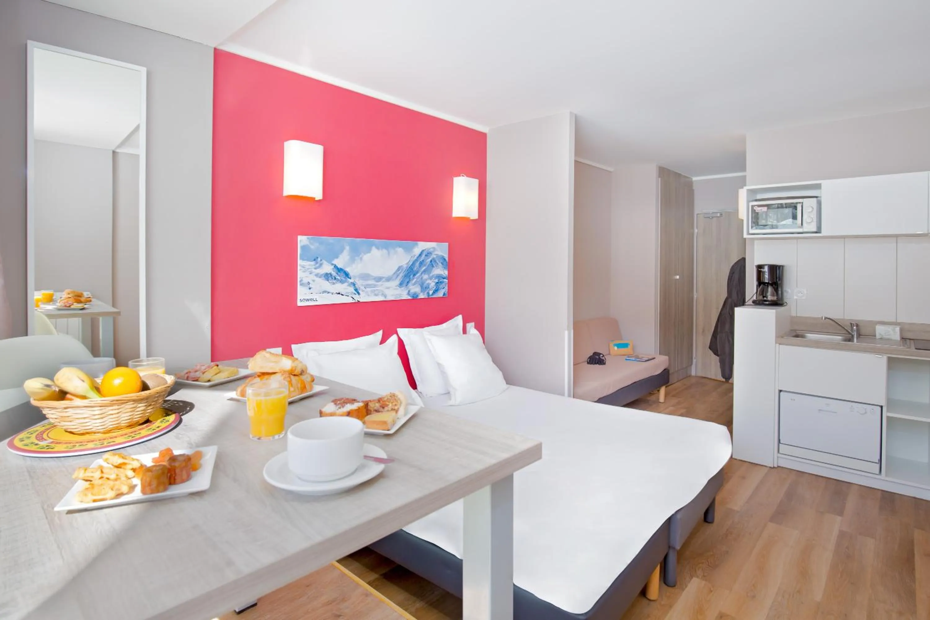 Bedroom in SOWELL RESIDENCES New Chastillon