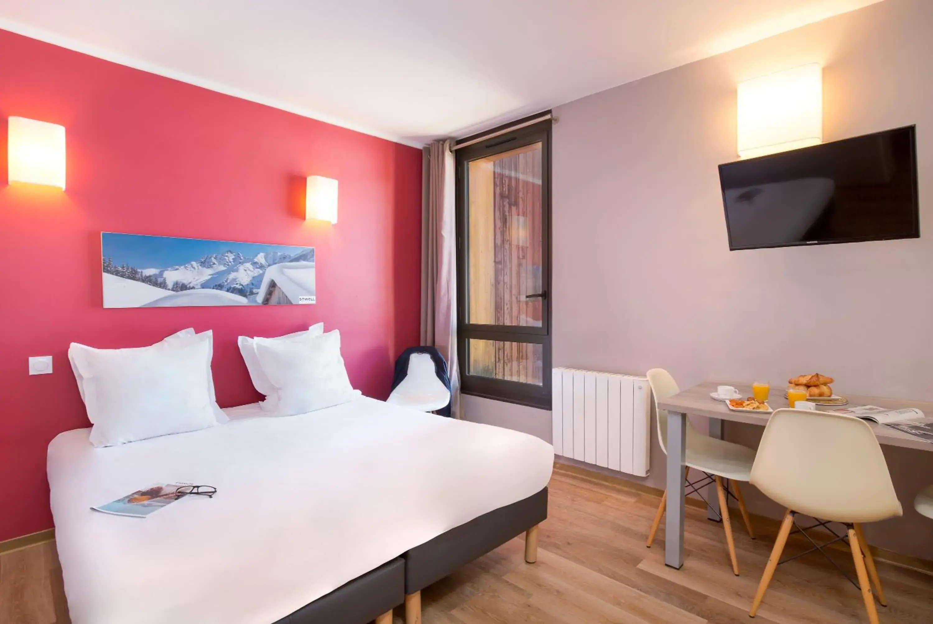 Bedroom, Bed in SOWELL RESIDENCES New Chastillon Bedroom, Bed in SOWELL RESIDENCES New Chastillon