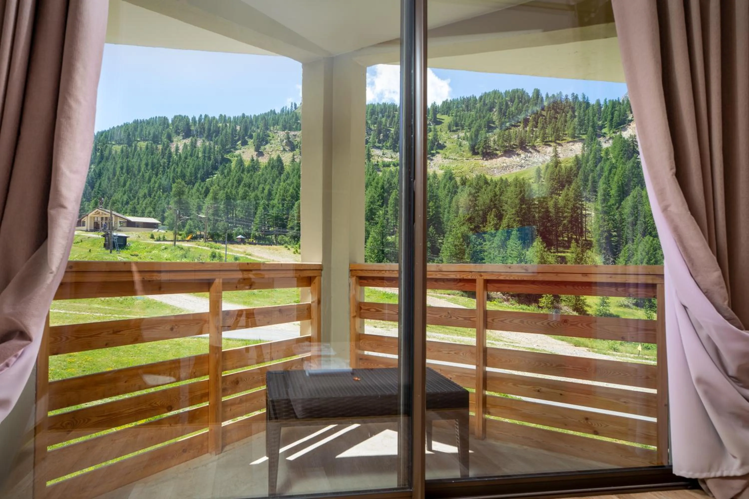 Balcony/Terrace in SOWELL RESIDENCES New Chastillon