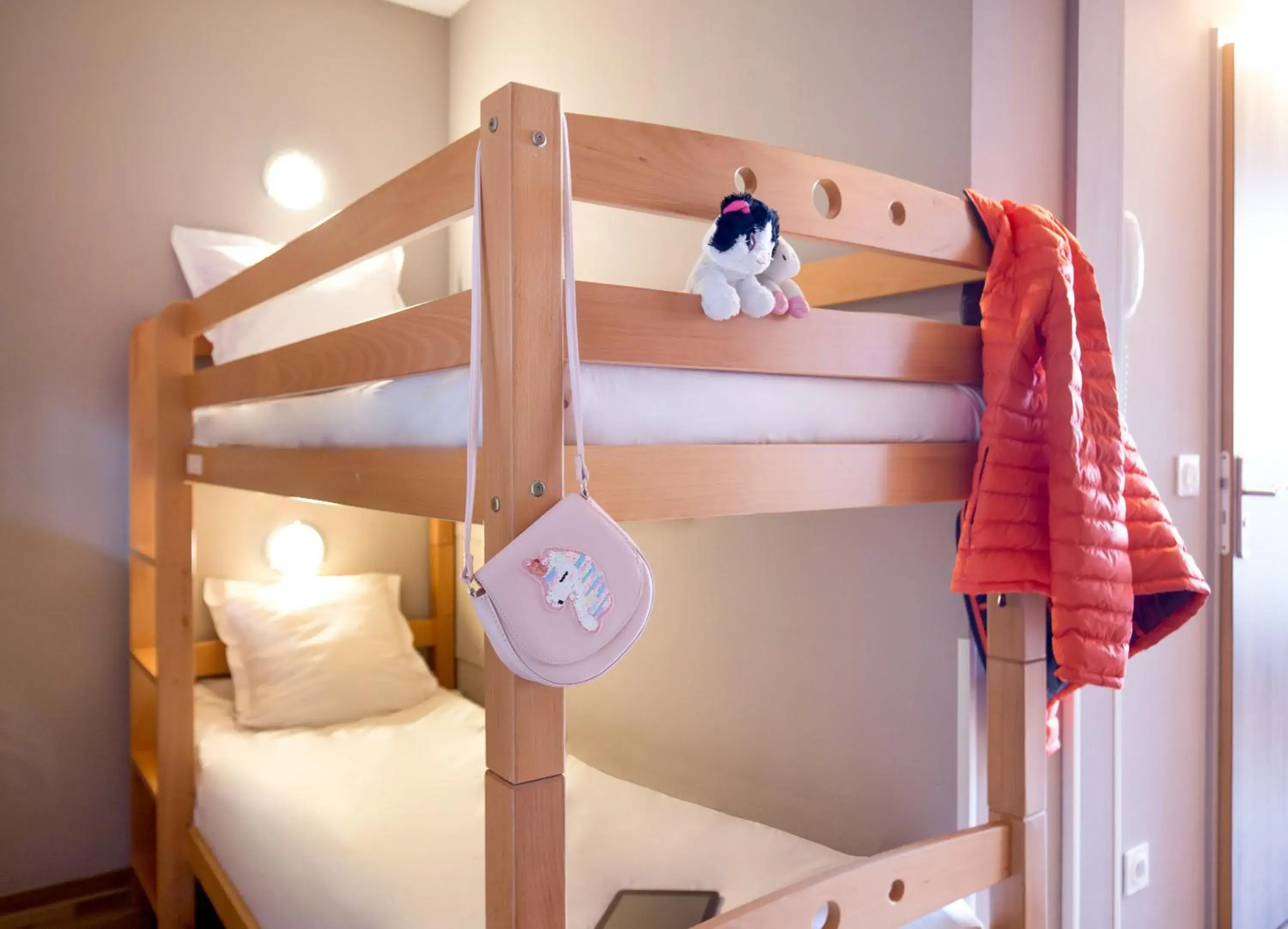 bunk bed, Bed in SOWELL RESIDENCES New Chastillon bunk bed, Bed in SOWELL RESIDENCES New Chastillon