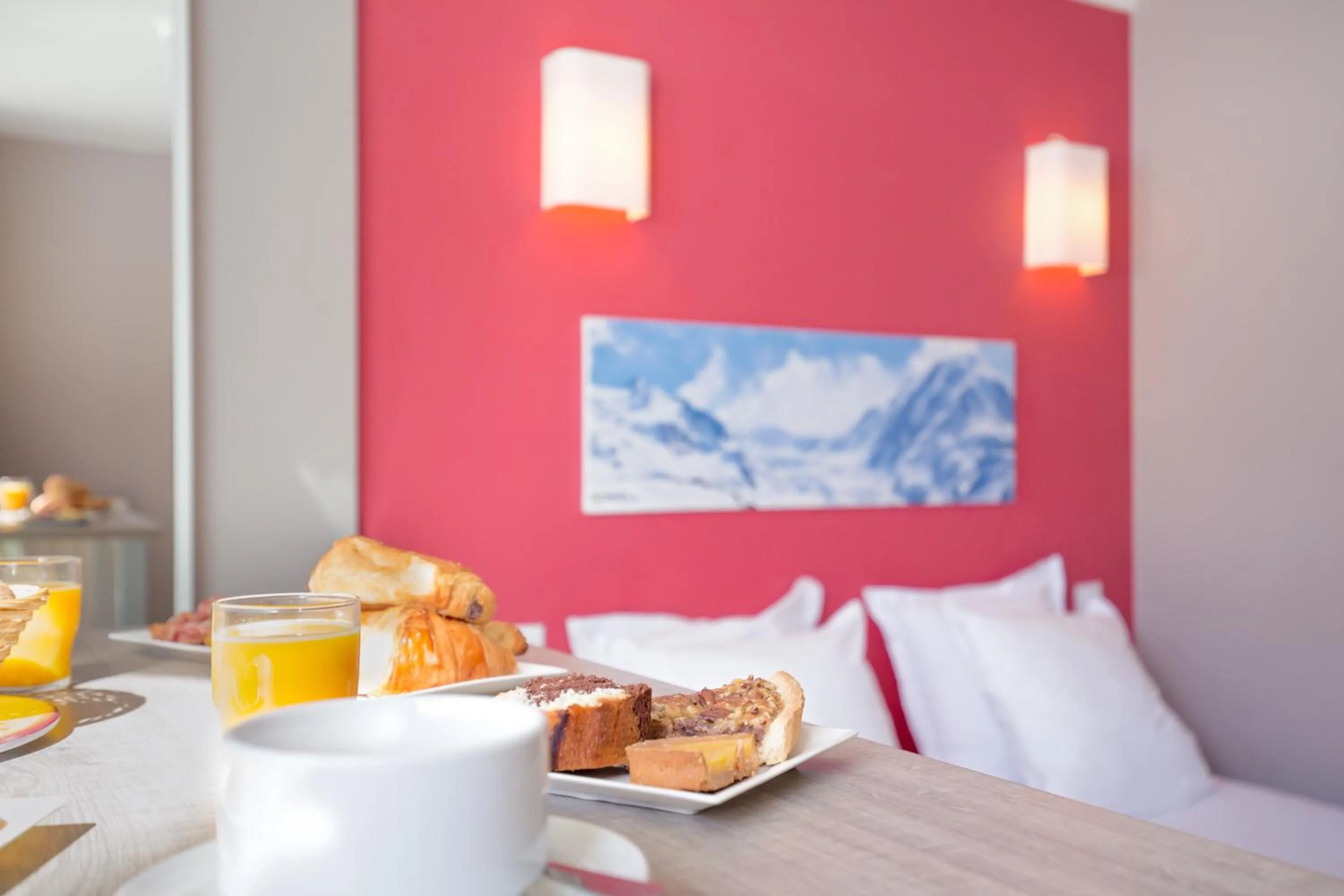 Bedroom, Bed in SOWELL RESIDENCES New Chastillon