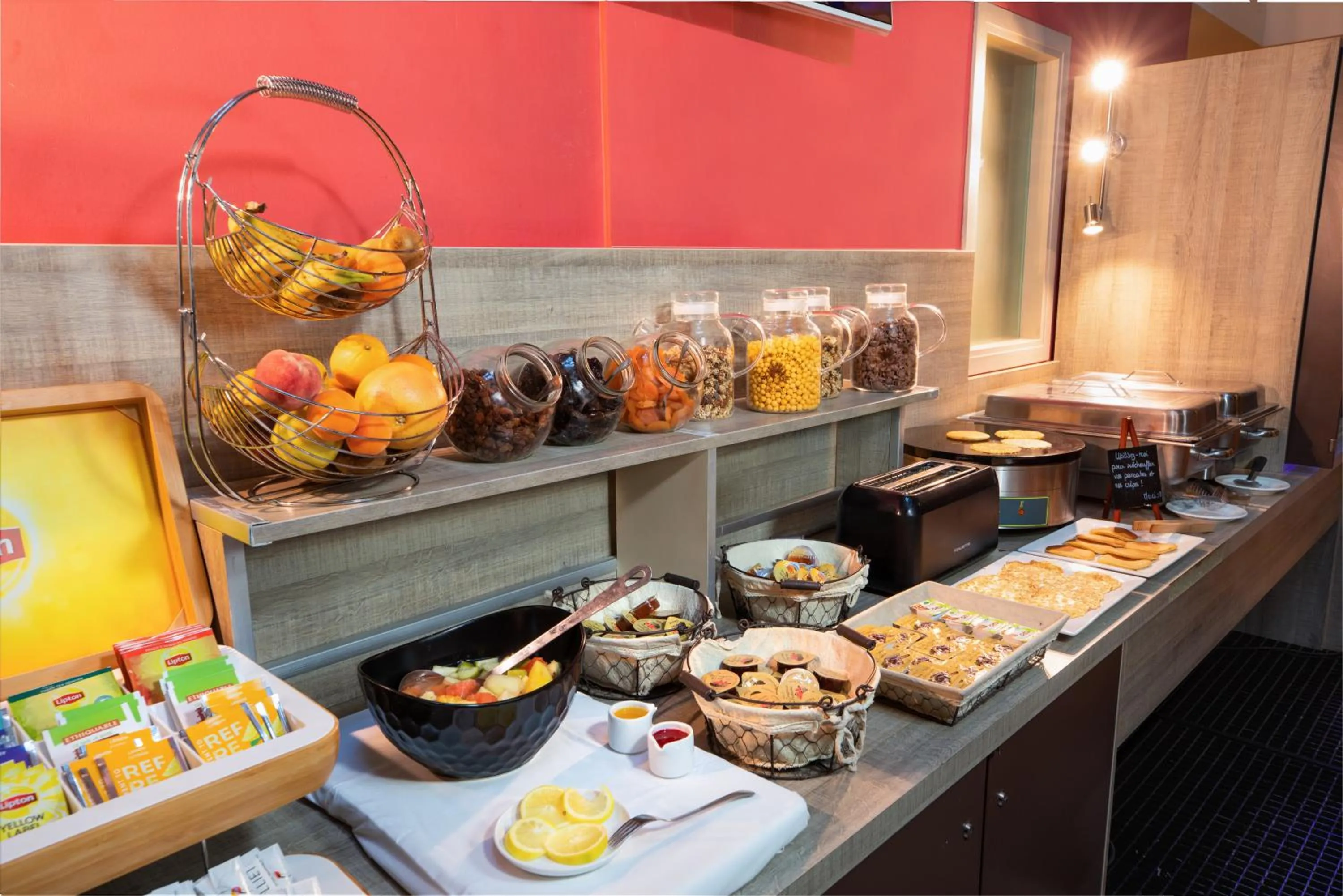 Buffet breakfast in SOWELL RESIDENCES New Chastillon