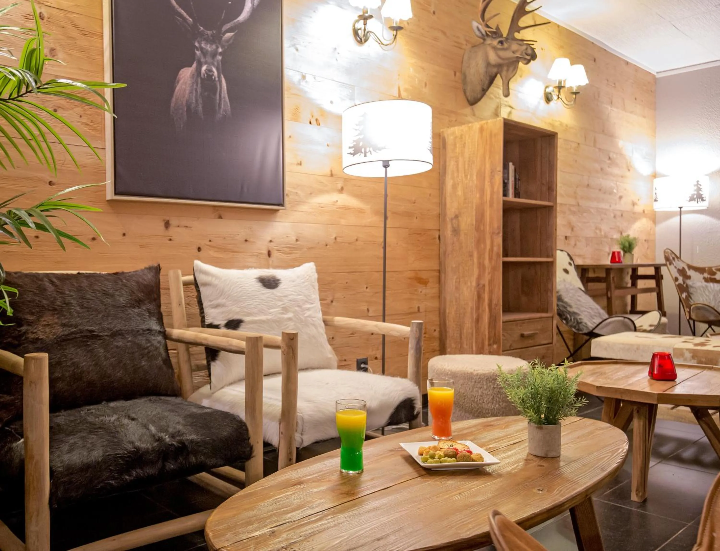 Lounge or bar in SOWELL HOTELS Le Pas du Loup