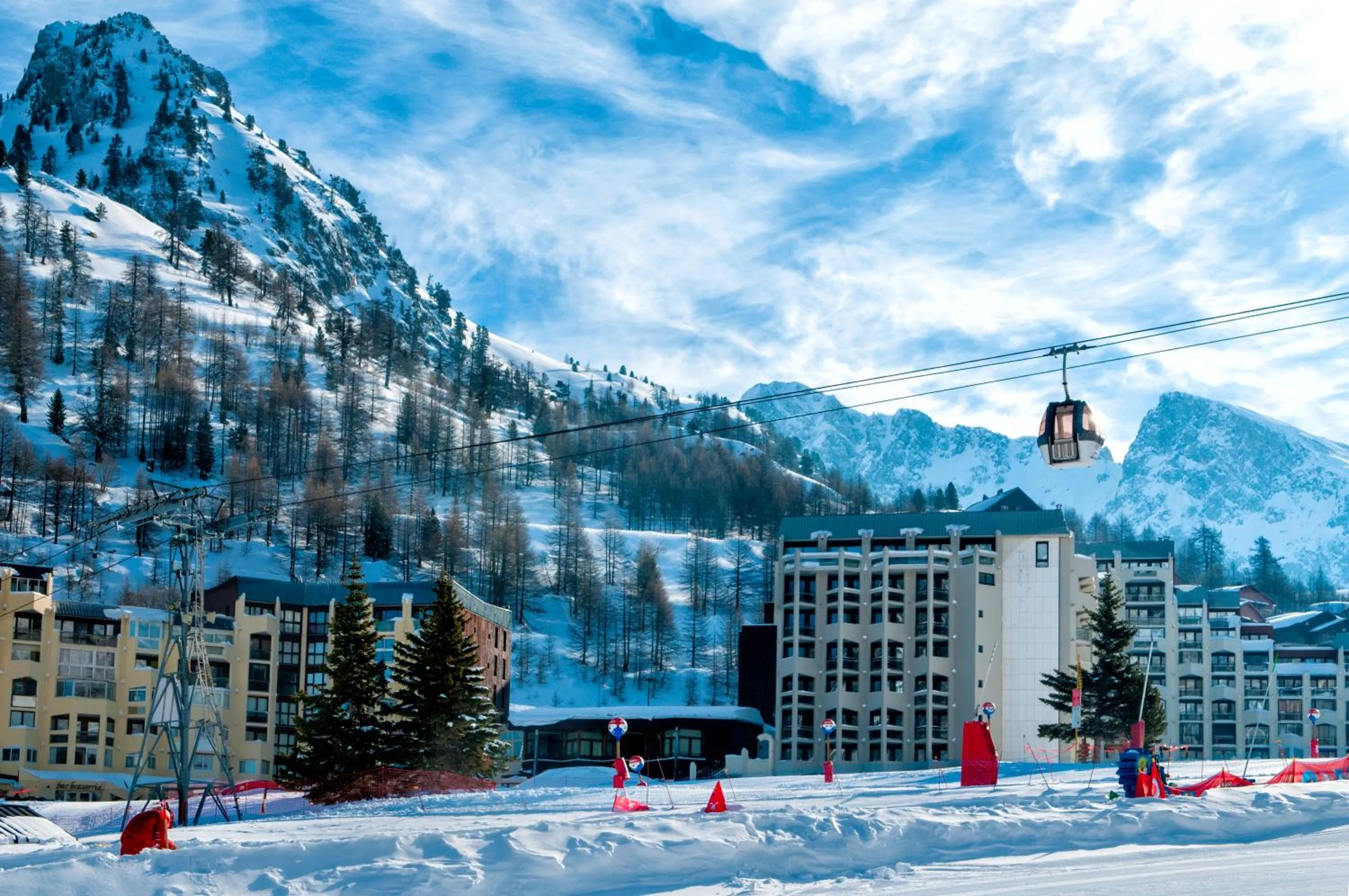 Skiing in SOWELL HOTELS Le Pas du Loup