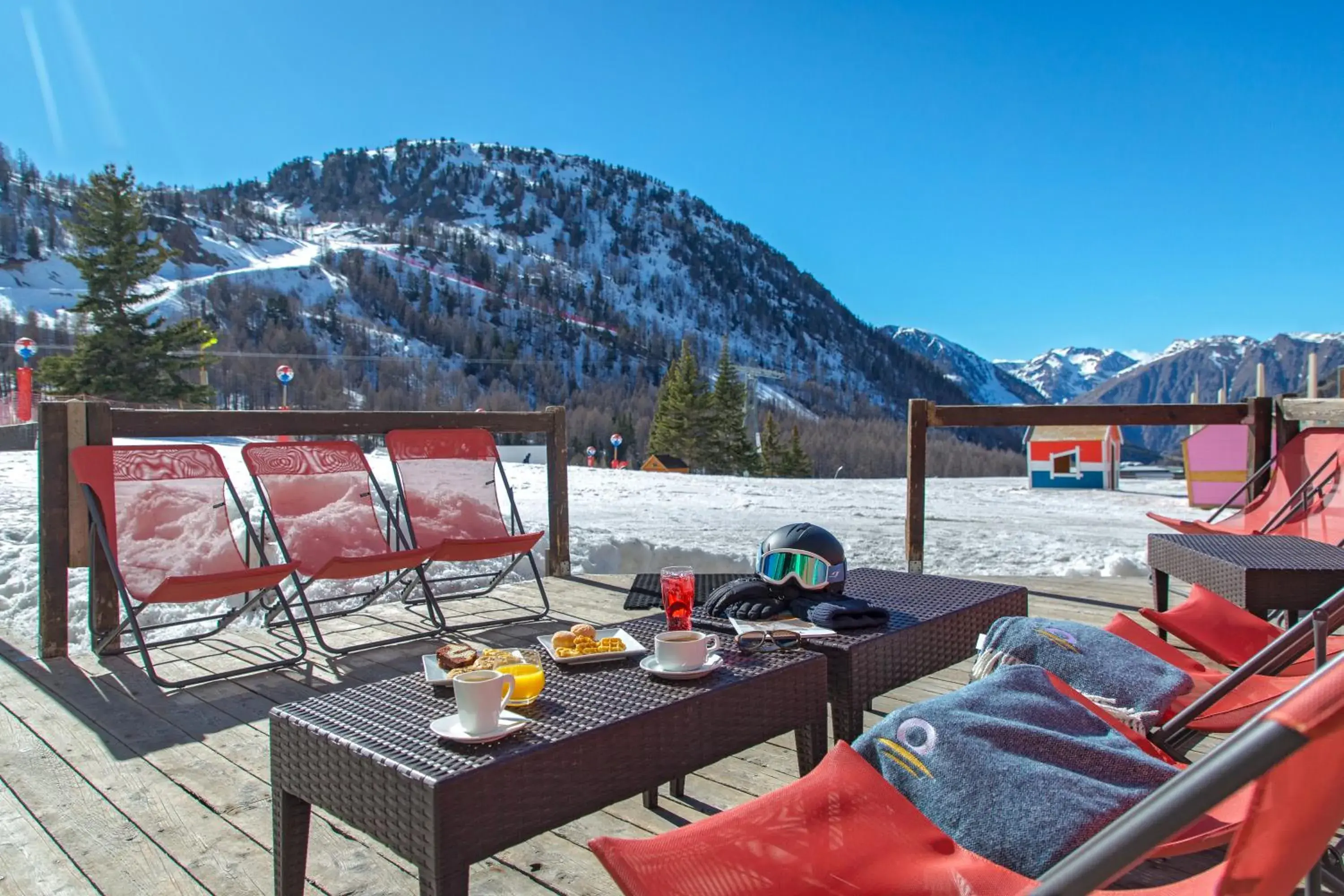 Property building in SOWELL HOTELS Le Pas du Loup Property building in SOWELL HOTELS Le Pas du Loup