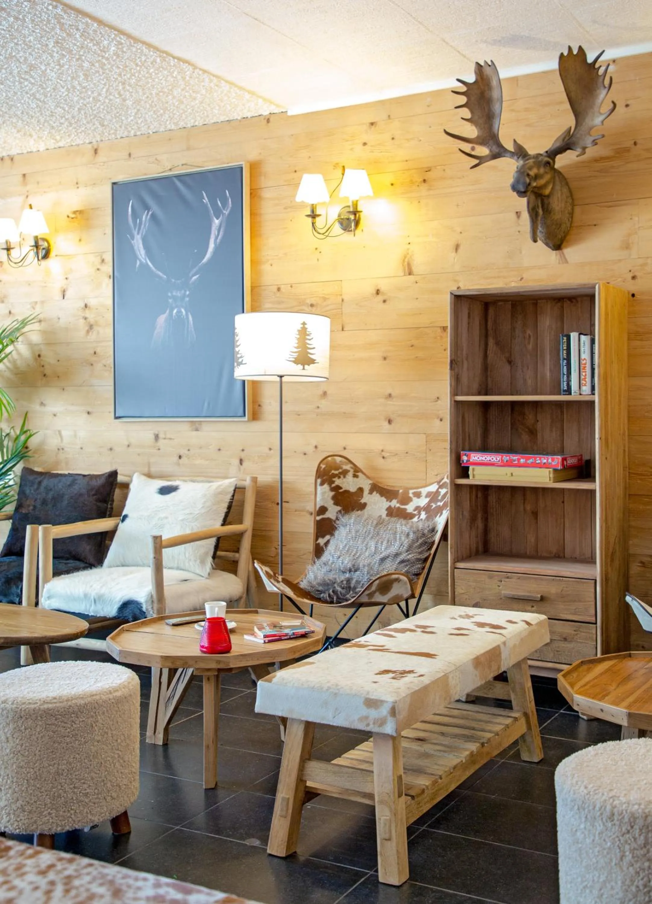 Lounge or bar in SOWELL HOTELS Le Pas du Loup