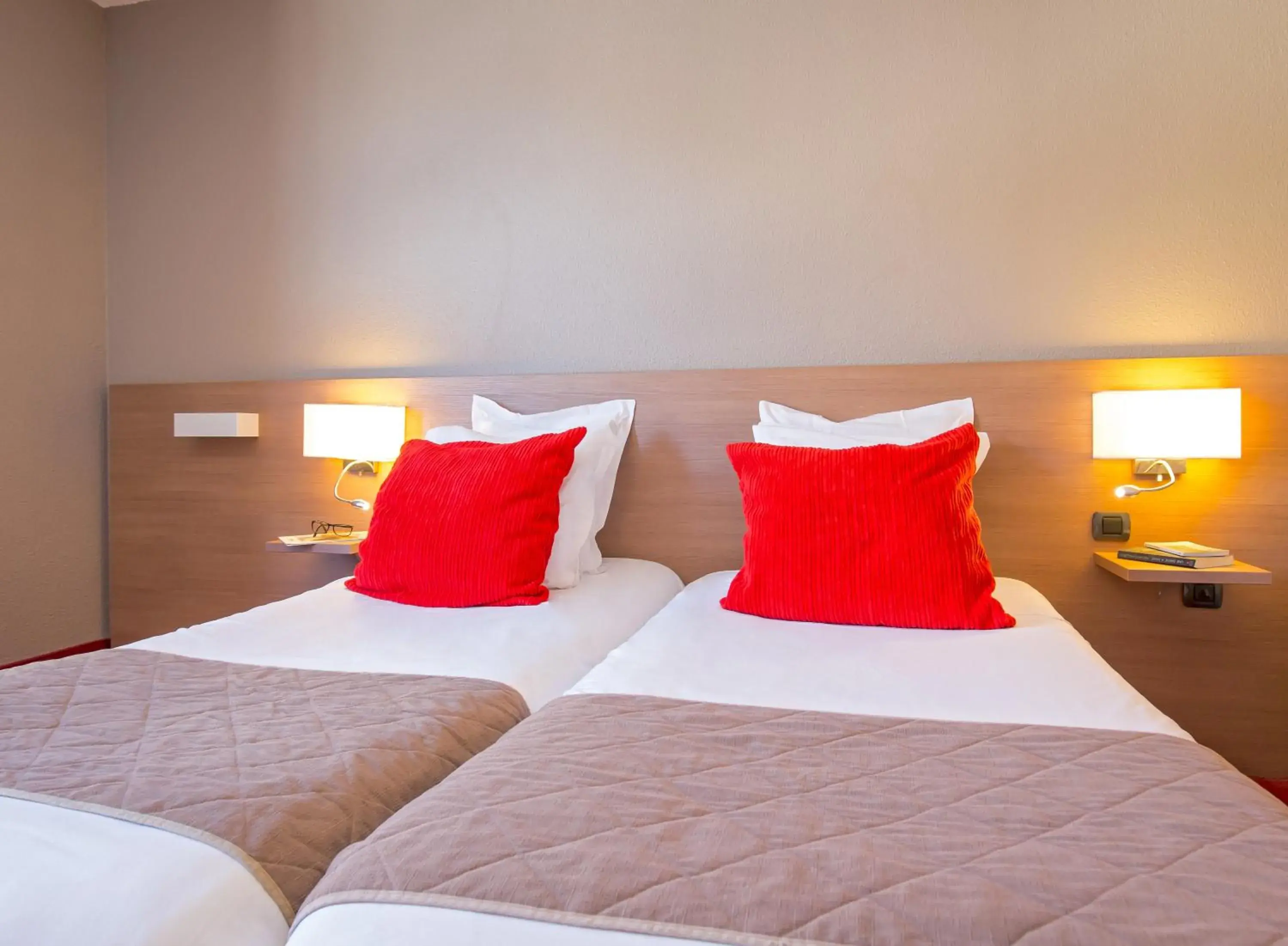 Bedroom, Bed in SOWELL HOTELS Le Pas du Loup Bedroom, Bed in SOWELL HOTELS Le Pas du Loup