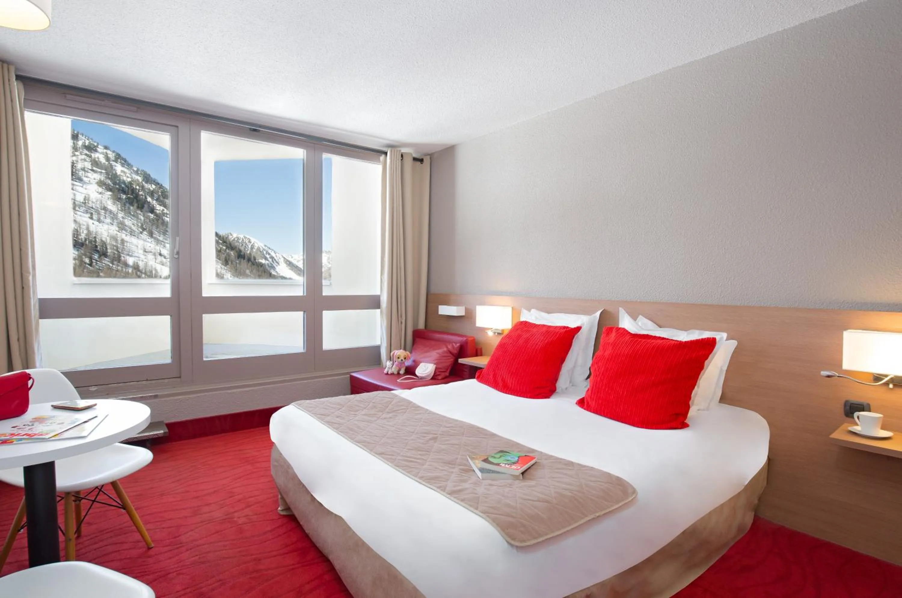 Bedroom, Bed in SOWELL HOTELS Le Pas du Loup