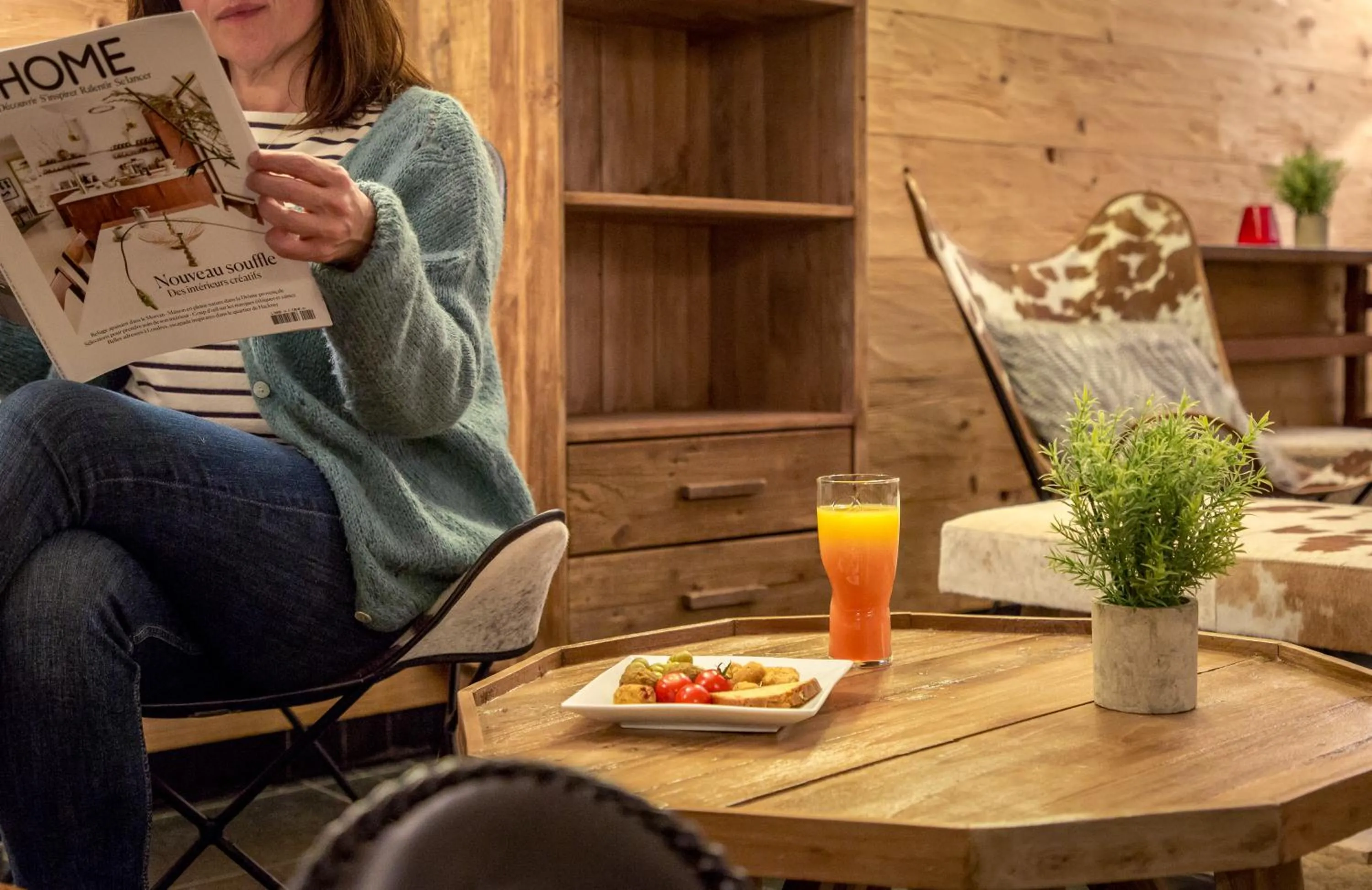 Lounge or bar in SOWELL HOTELS Le Pas du Loup