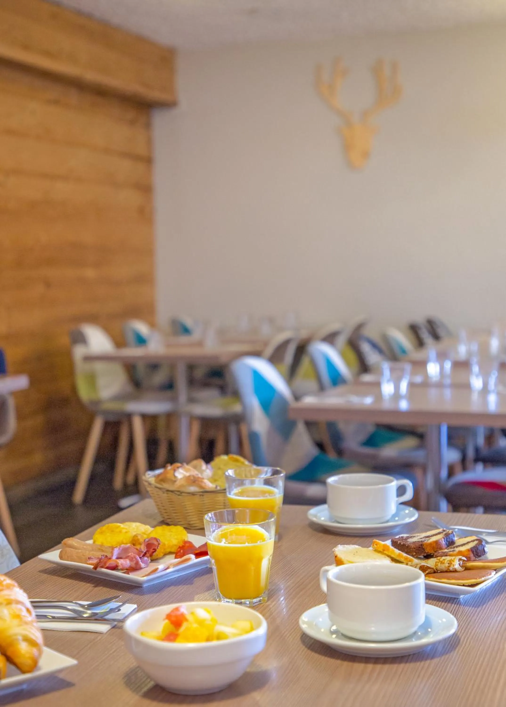 Restaurant/places to eat in SOWELL HOTELS Le Pas du Loup