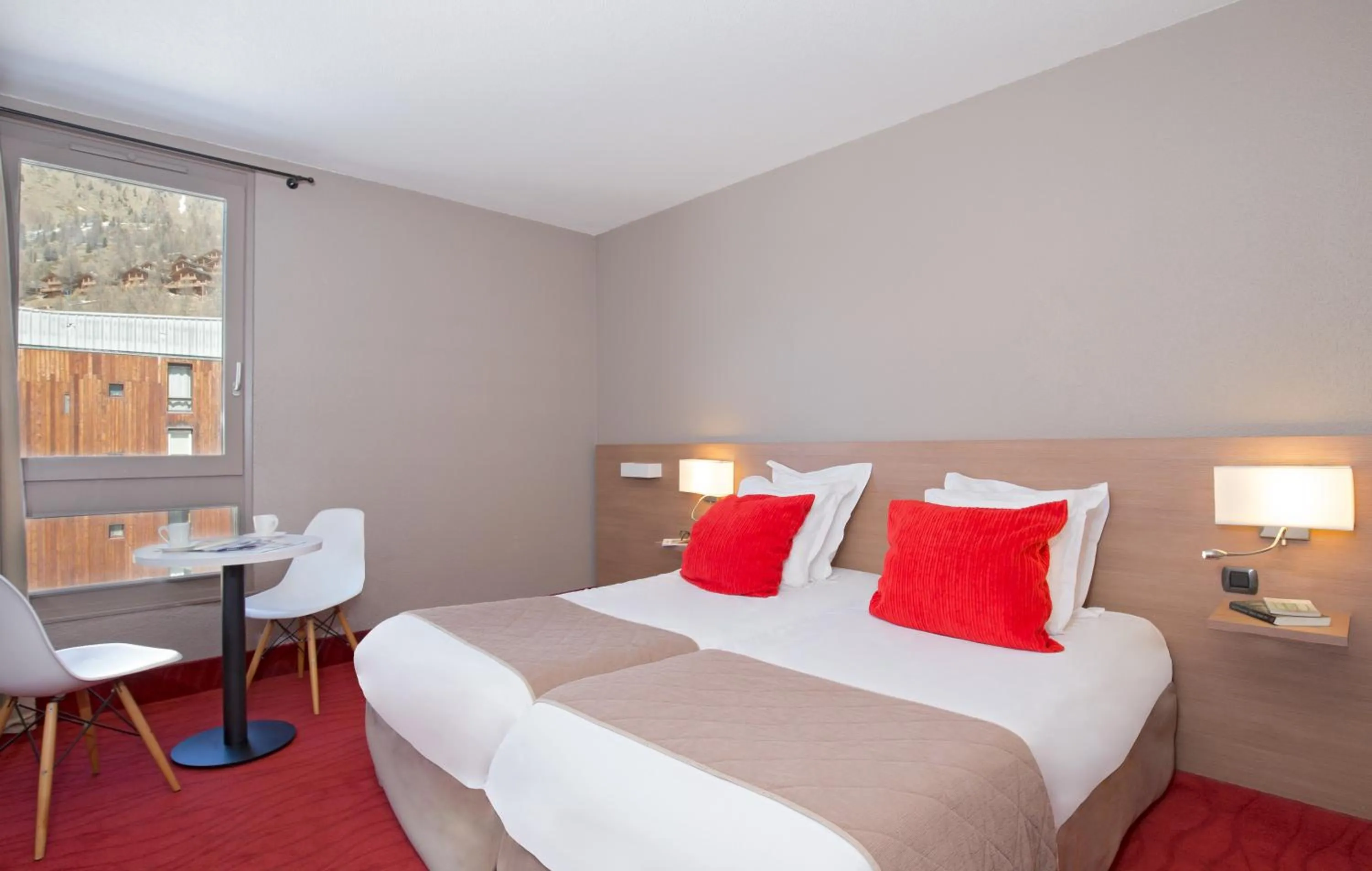 Bedroom, Bed in SOWELL HOTELS Le Pas du Loup