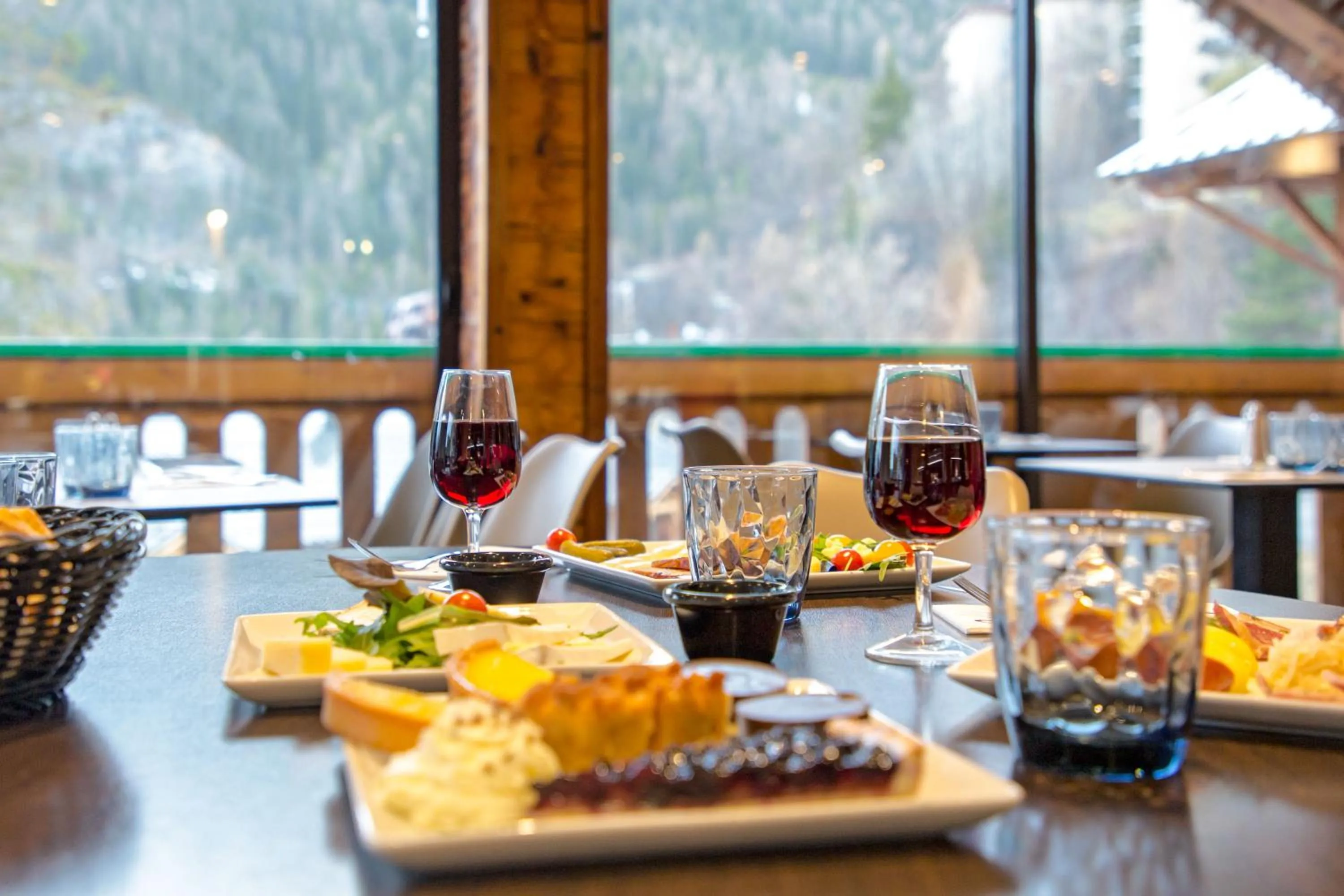 Restaurant/places to eat in SOWELL Family Les Bergers