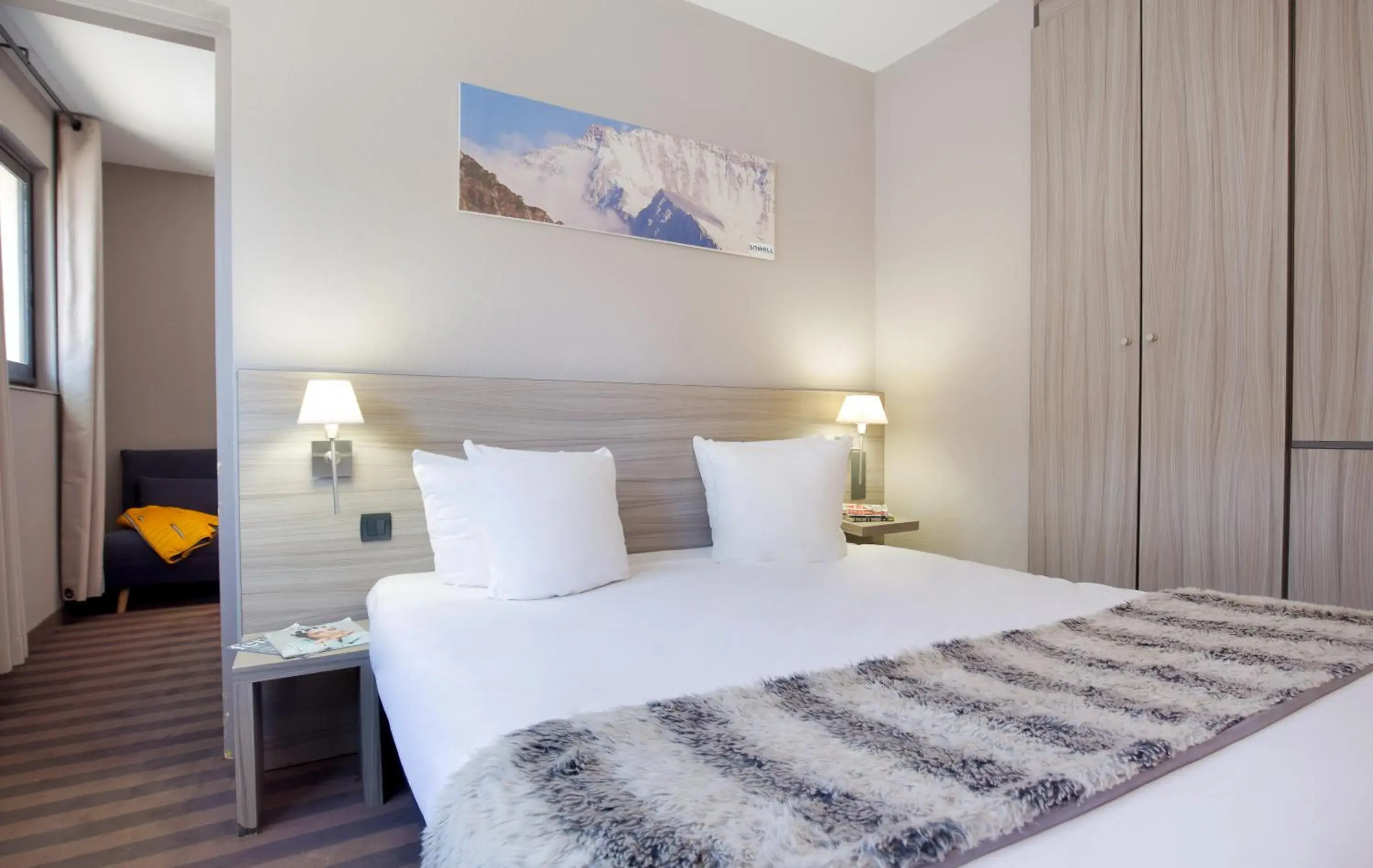 Bedroom, Bed in SOWELL Family Les Bergers Bedroom, Bed in SOWELL Family Les Bergers