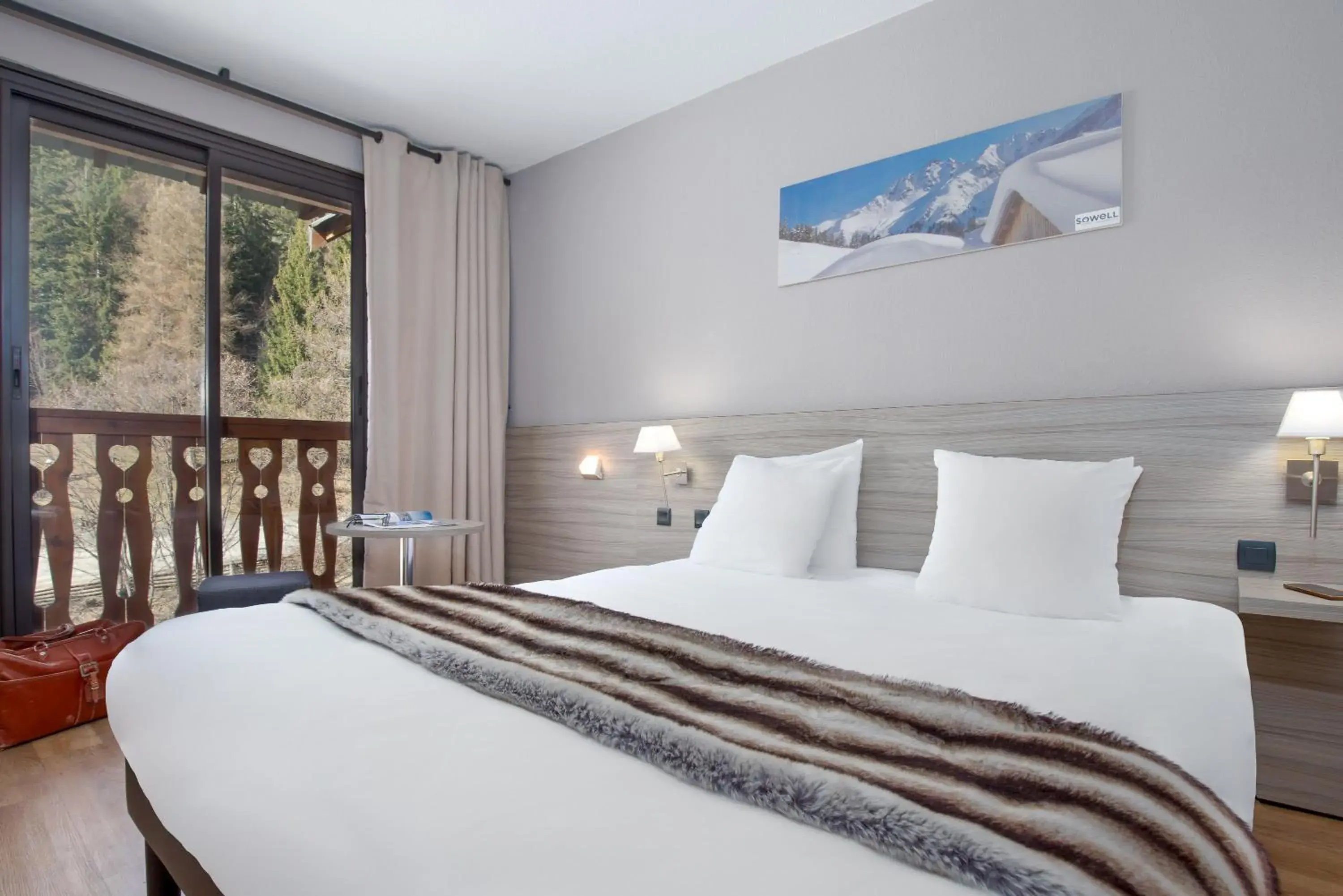 Bedroom, Bed in SOWELL Family Les Bergers Bedroom, Bed in SOWELL Family Les Bergers