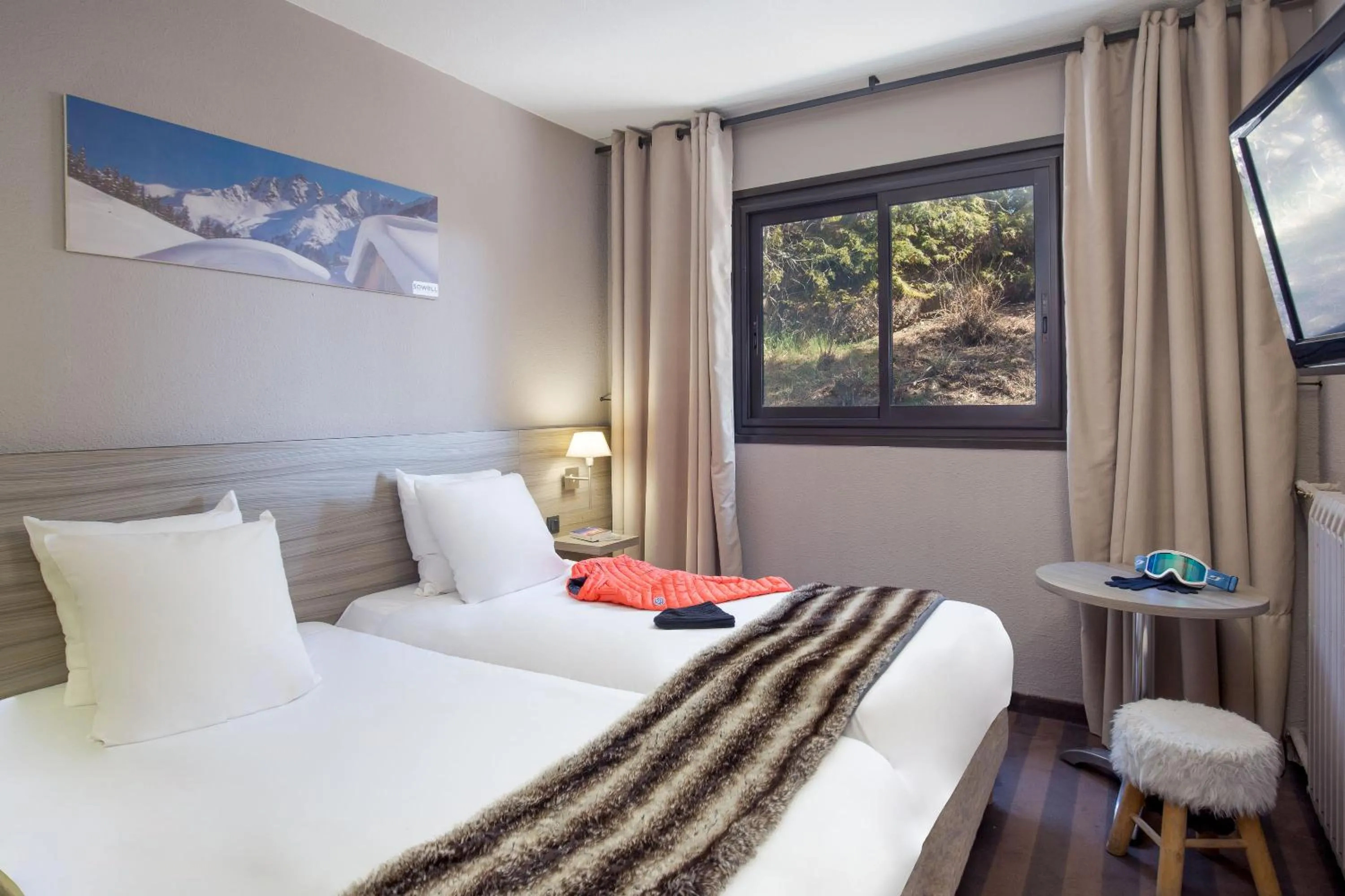 Bedroom, Bed in SOWELL Family Les Bergers