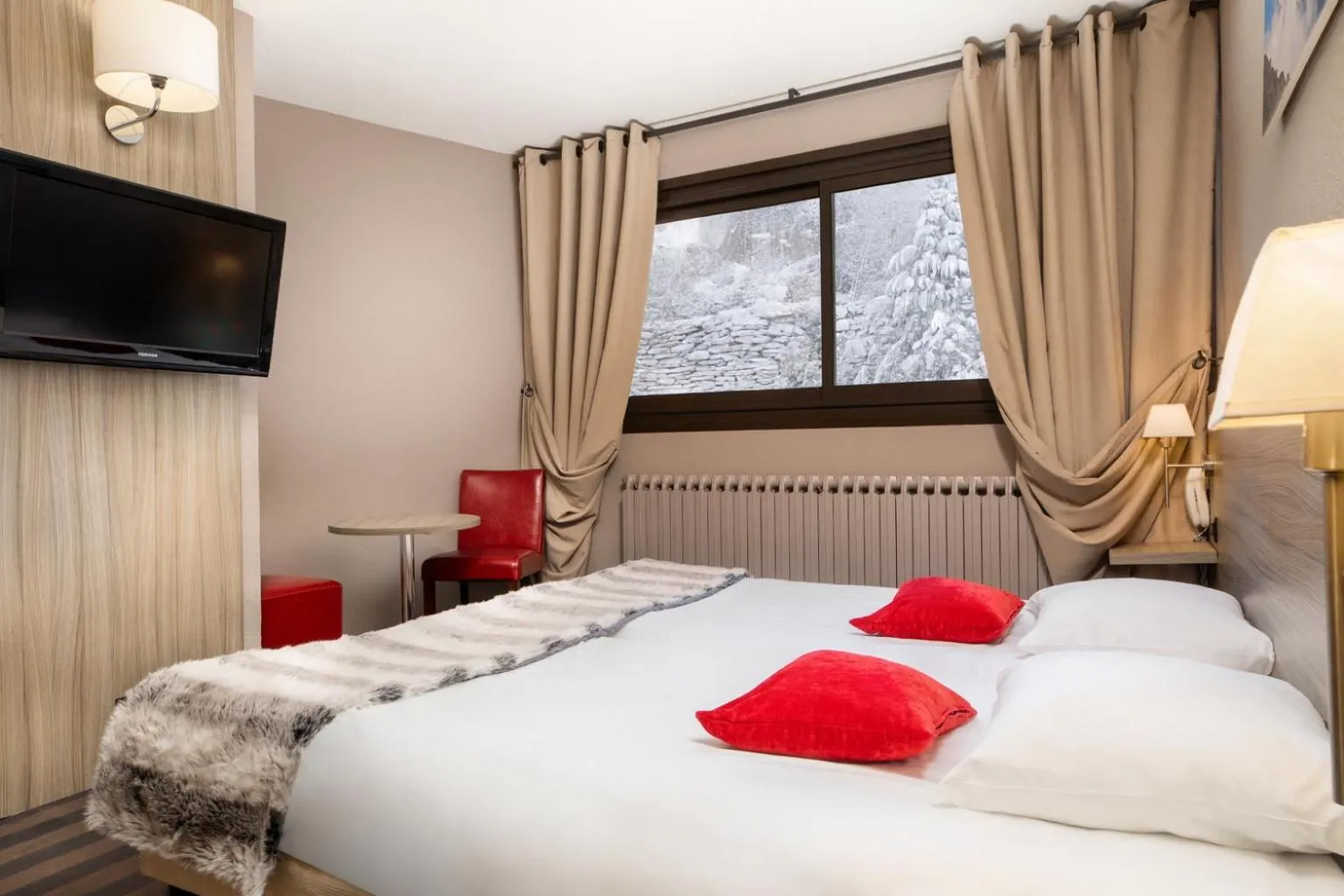 Bedroom, Bed in SOWELL Family Les Bergers