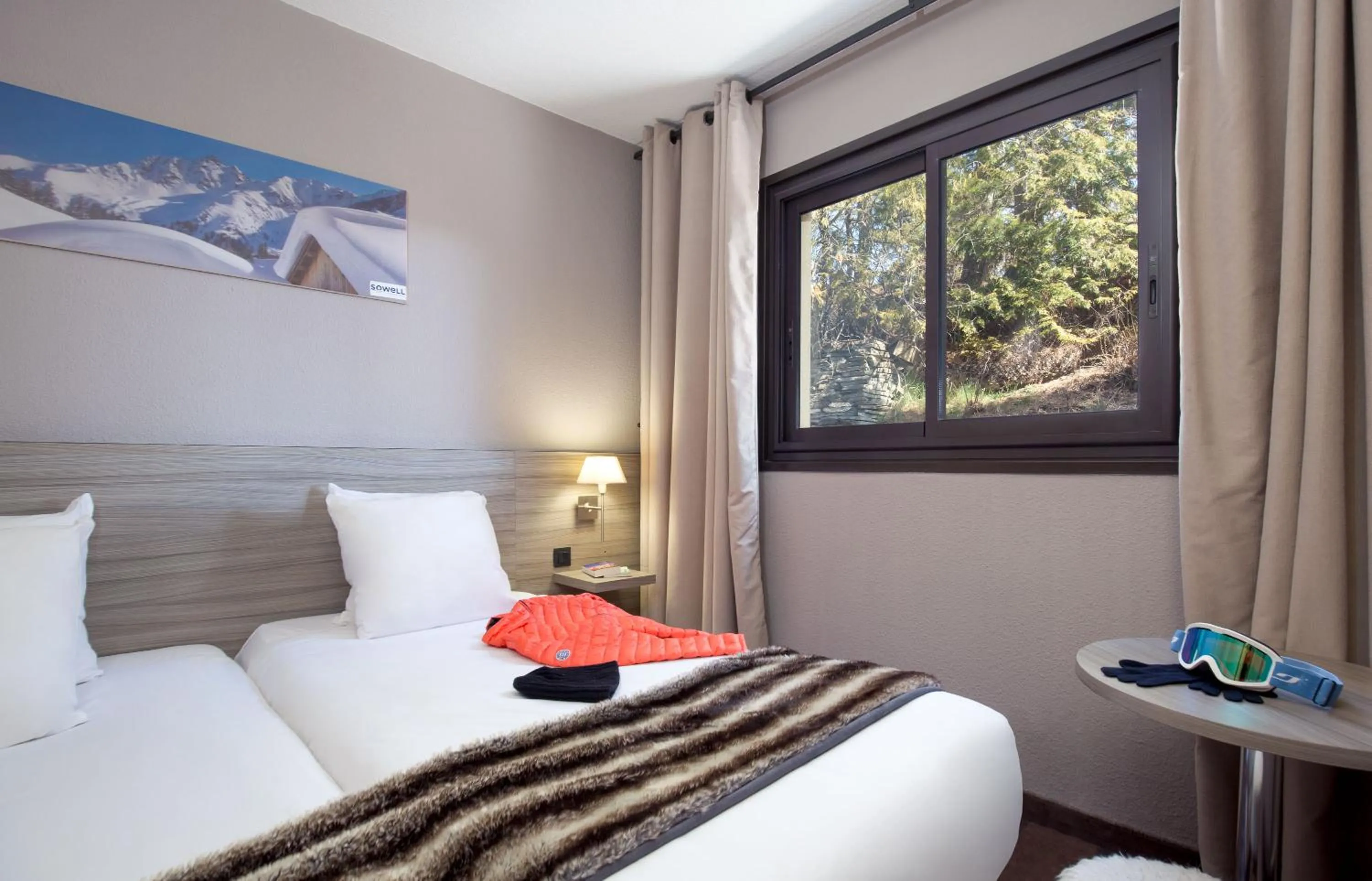 Bedroom, Bed in SOWELL Family Les Bergers