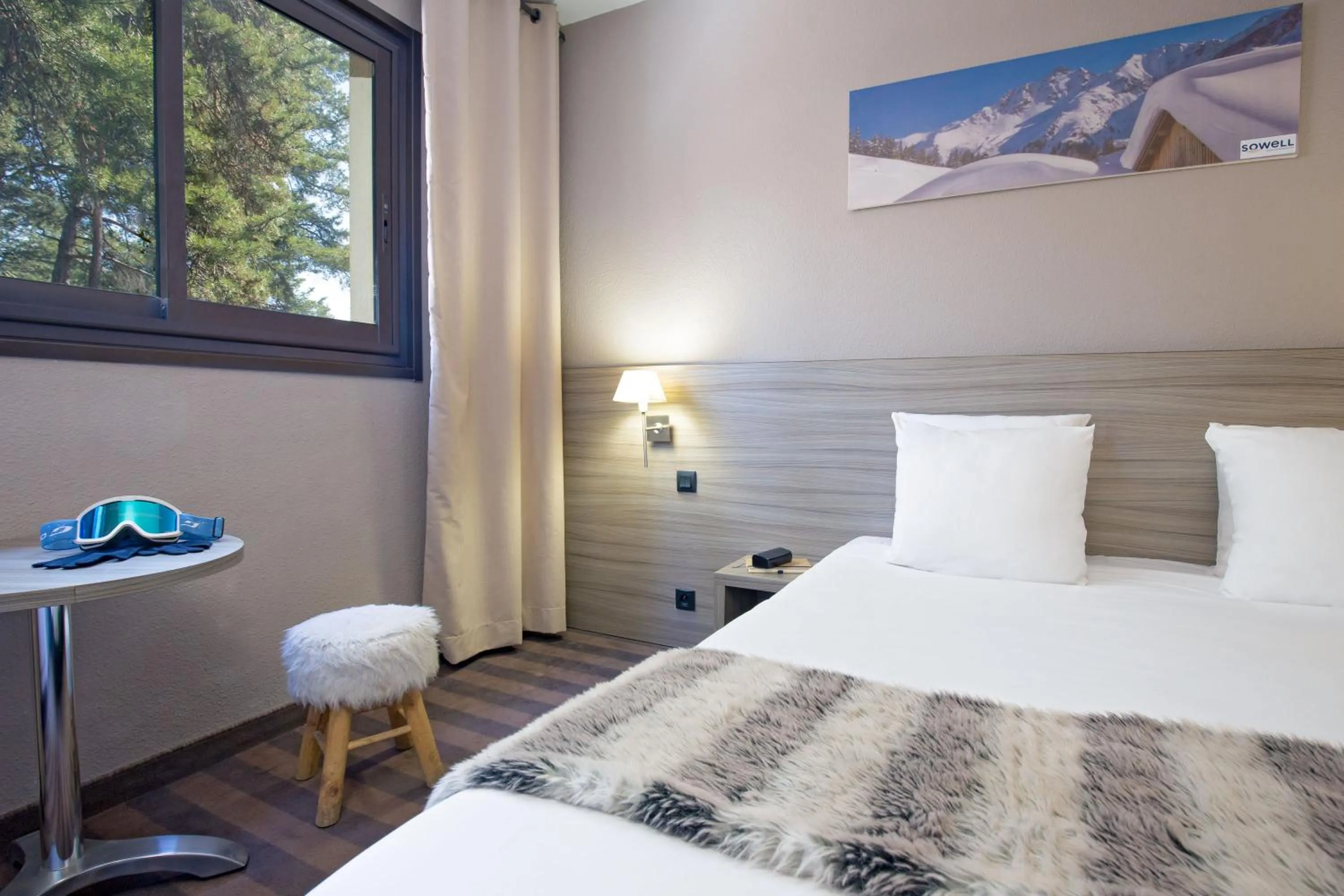 Bedroom, Bed in SOWELL Family Les Bergers