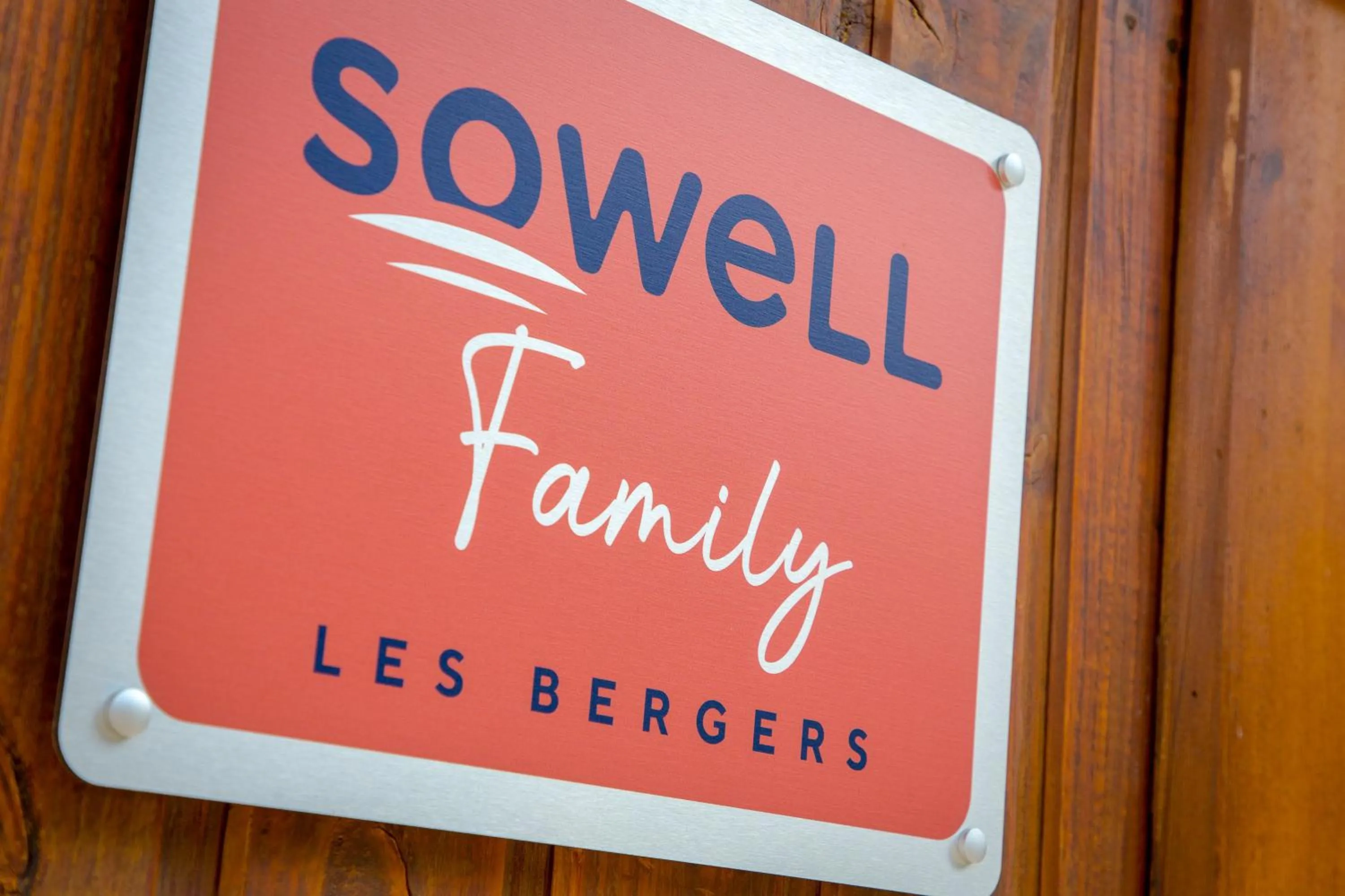 SOWELL Family Les Bergers