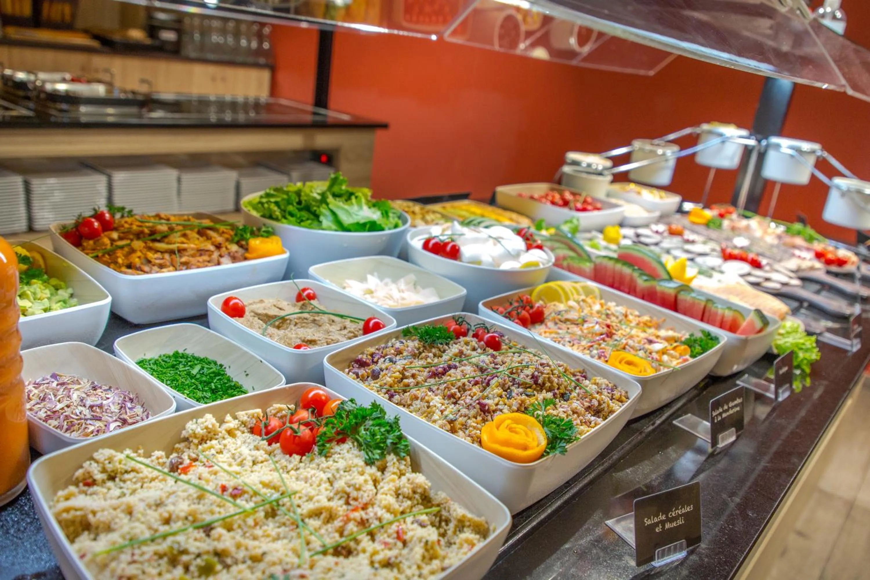 Restaurant/places to eat in SOWELL Family Les Bergers