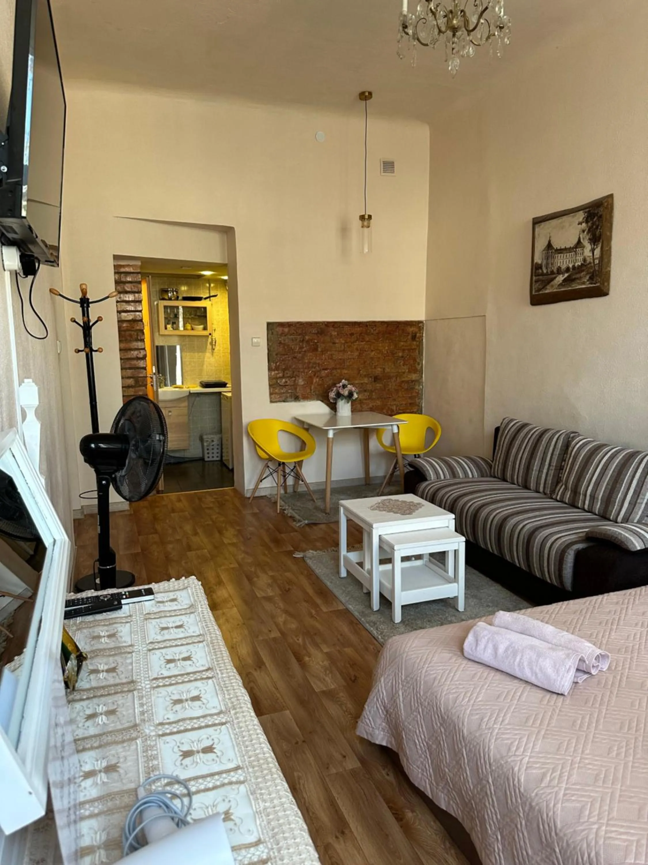 Apartment with a small Kitchen - single occupancy in Sija's house