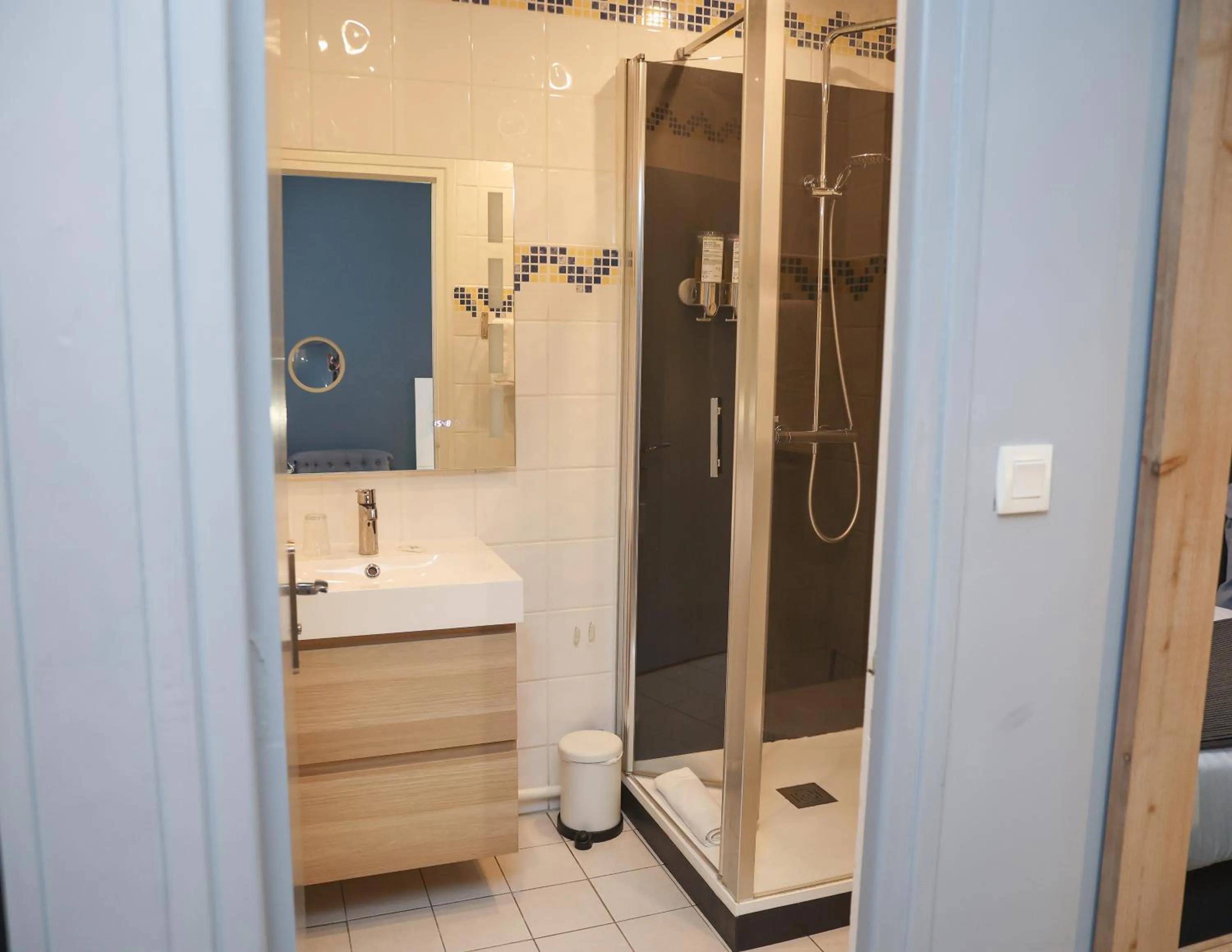 Bathroom in Hôtel La Réserve de Brive