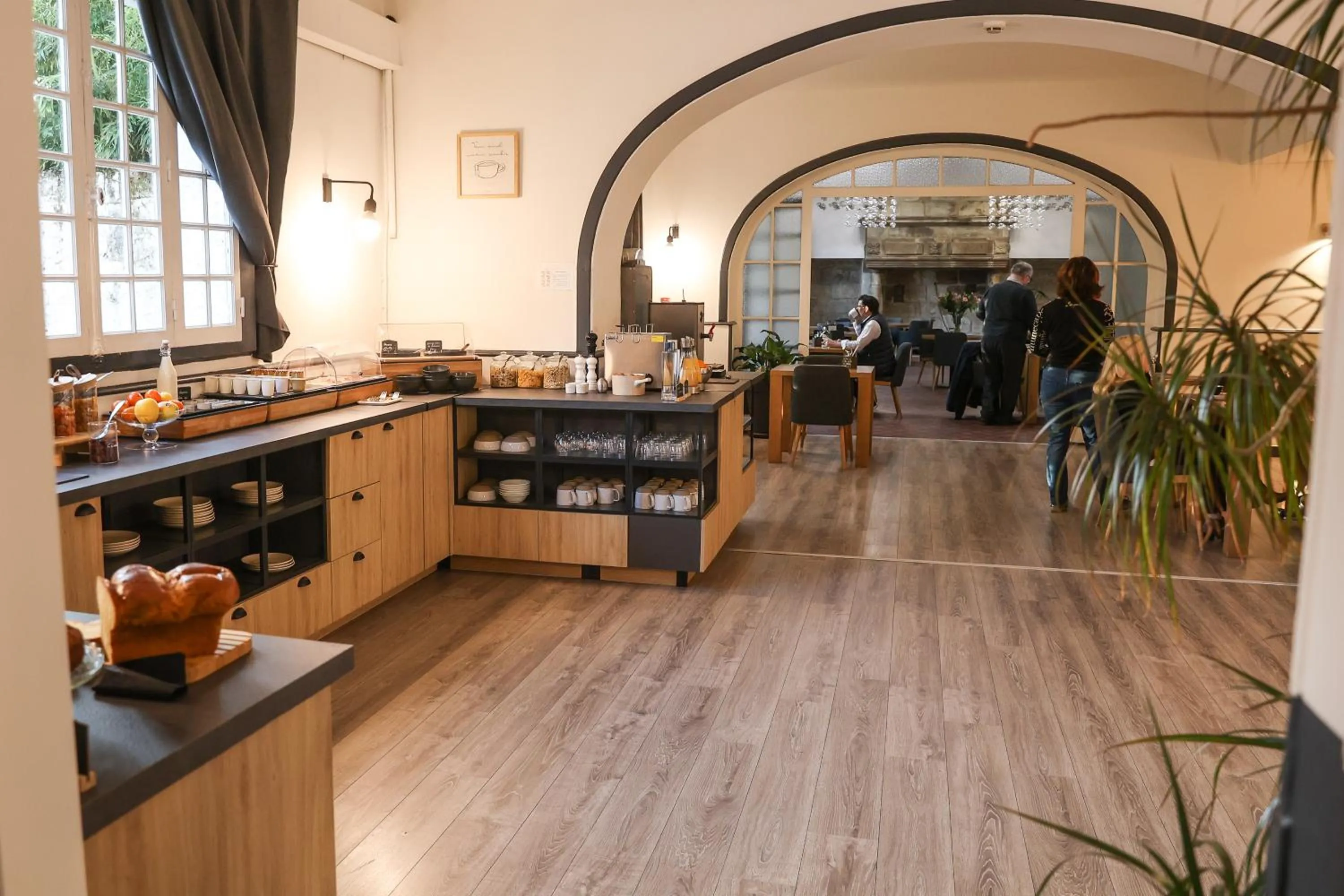 Breakfast in Hôtel La Réserve de Brive