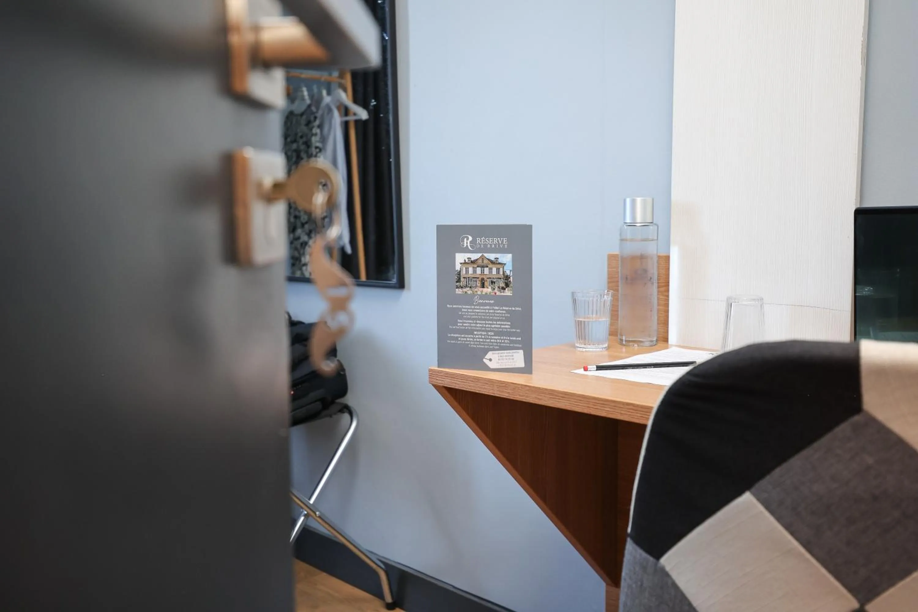 Photo of the whole room in Hôtel La Réserve de Brive