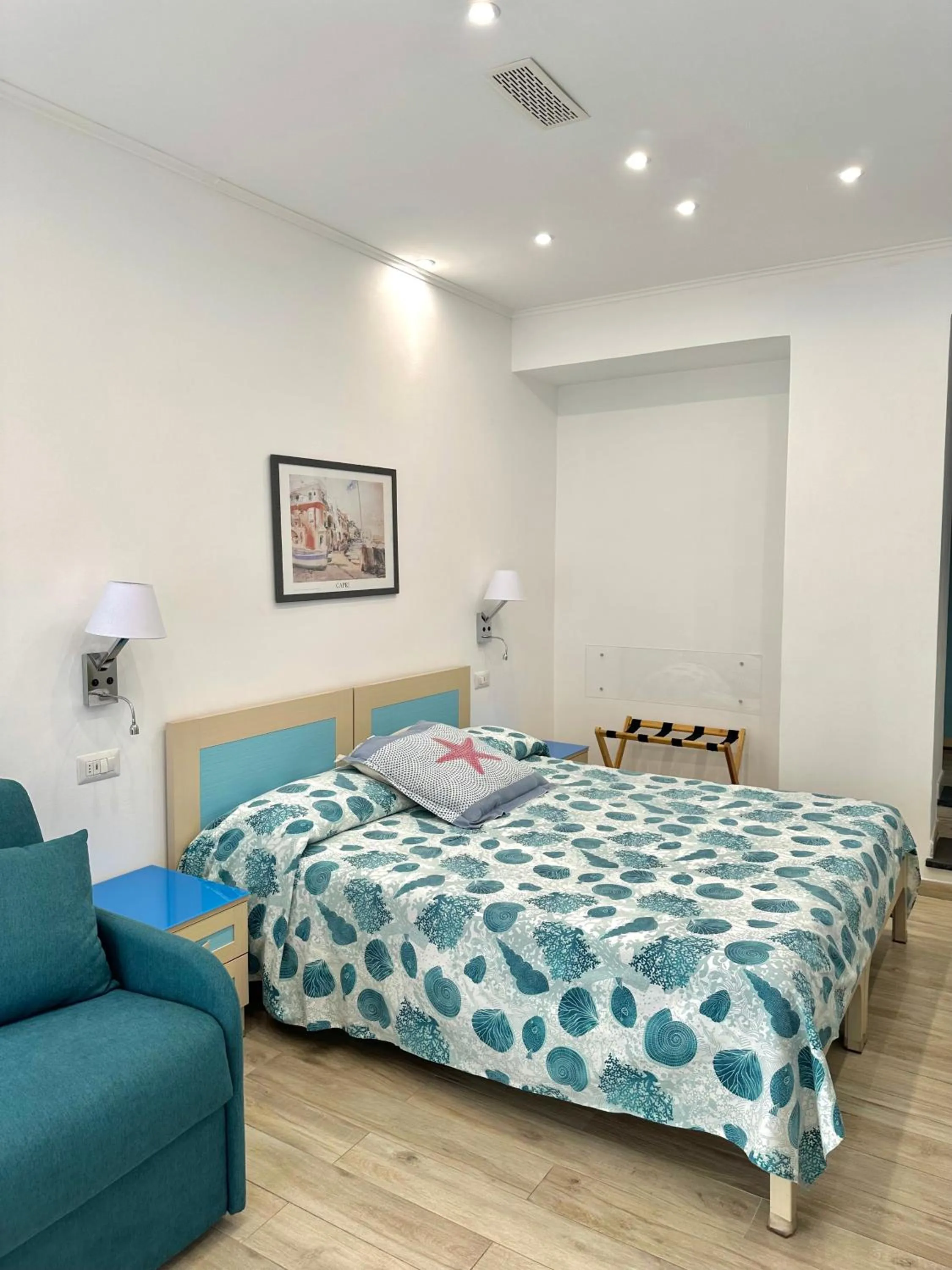 Bed in Hedera Capri B&B