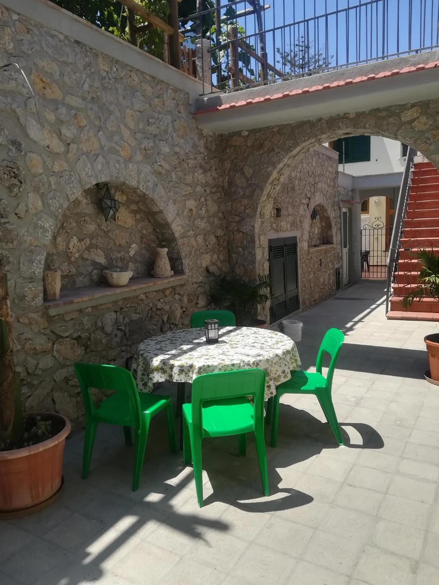 Patio in Hedera Capri B&B
