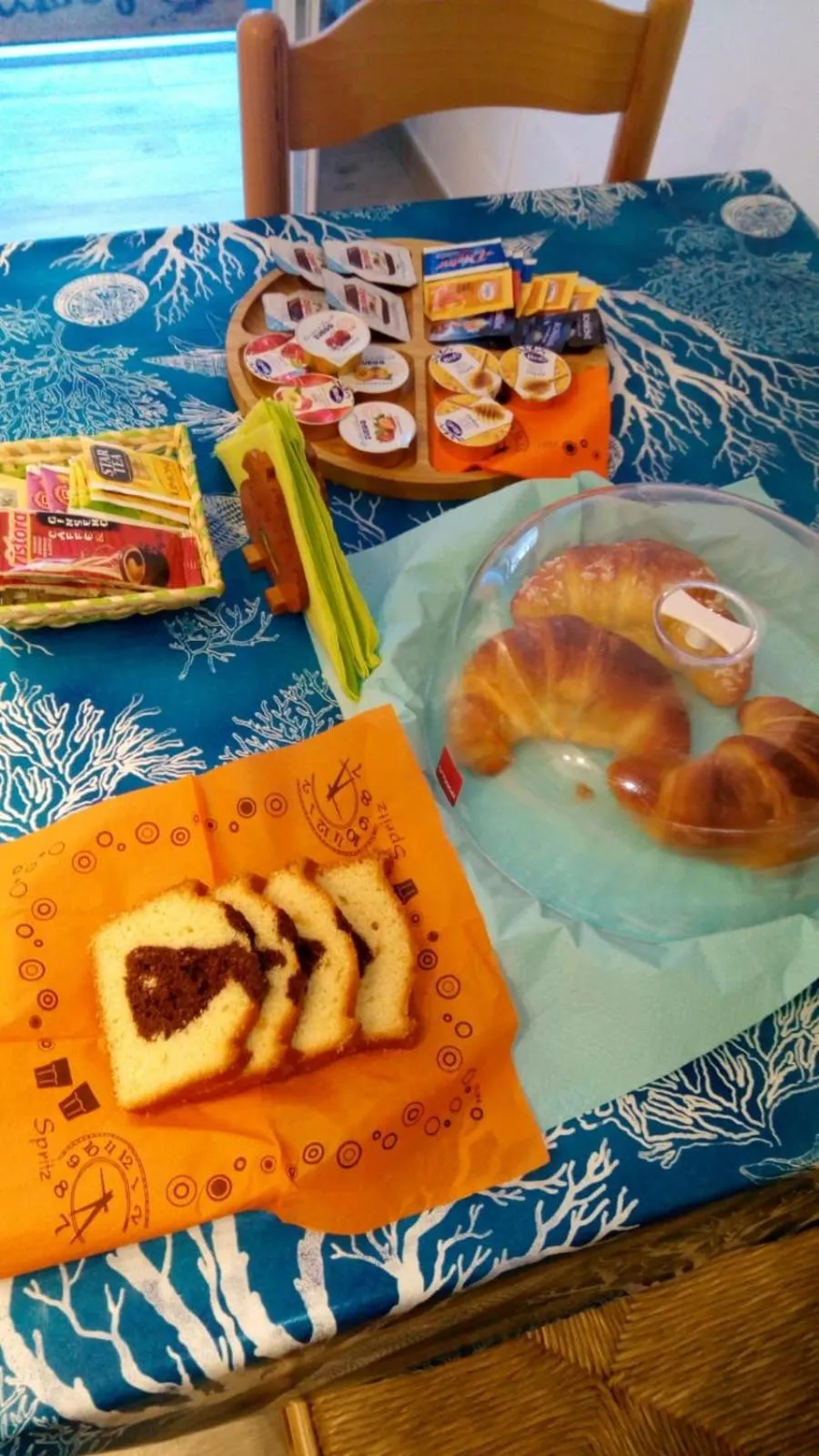 Breakfast in Hedera Capri B&B