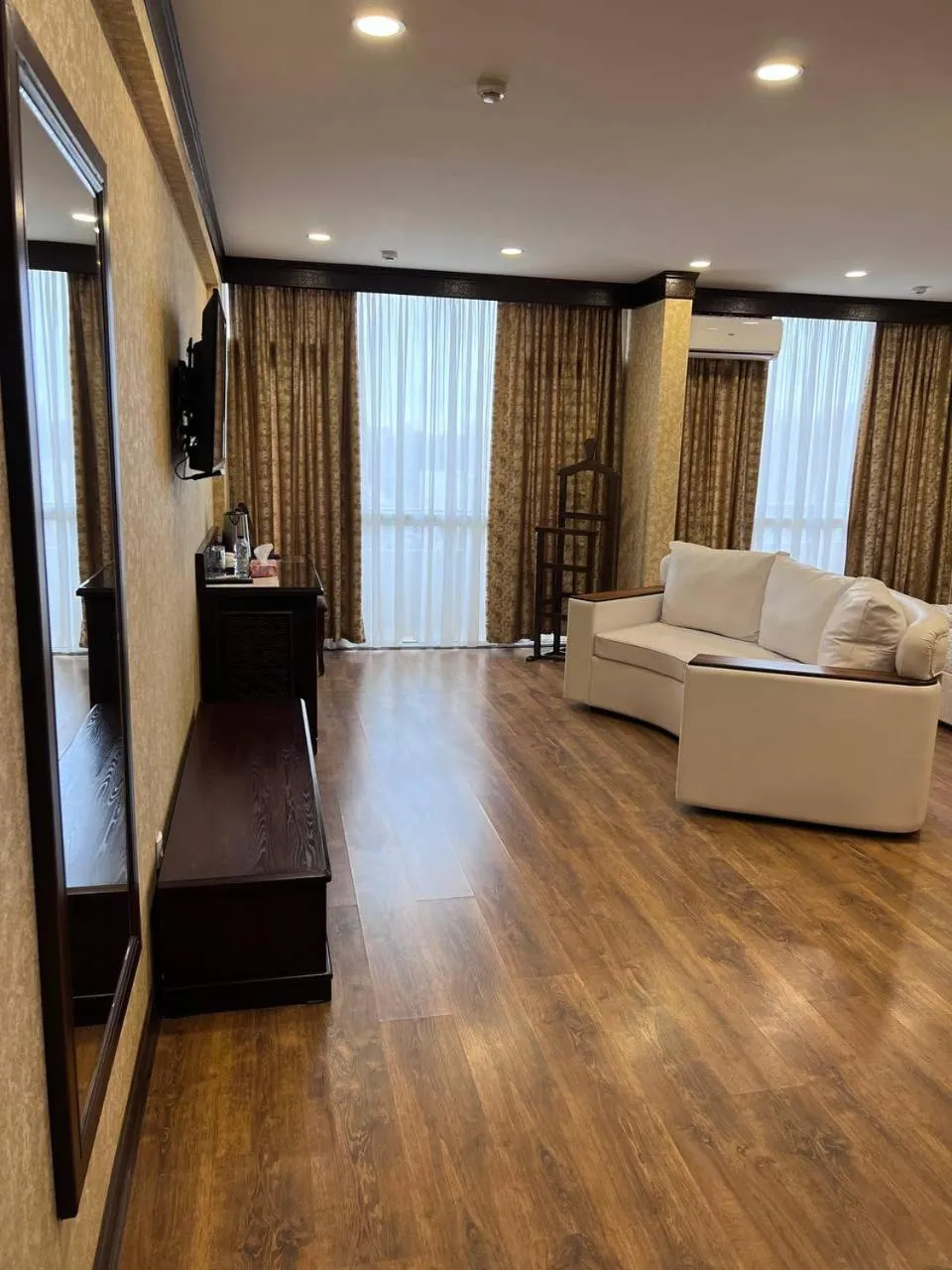 Communal lounge/ TV room in Orient Star Varahsha