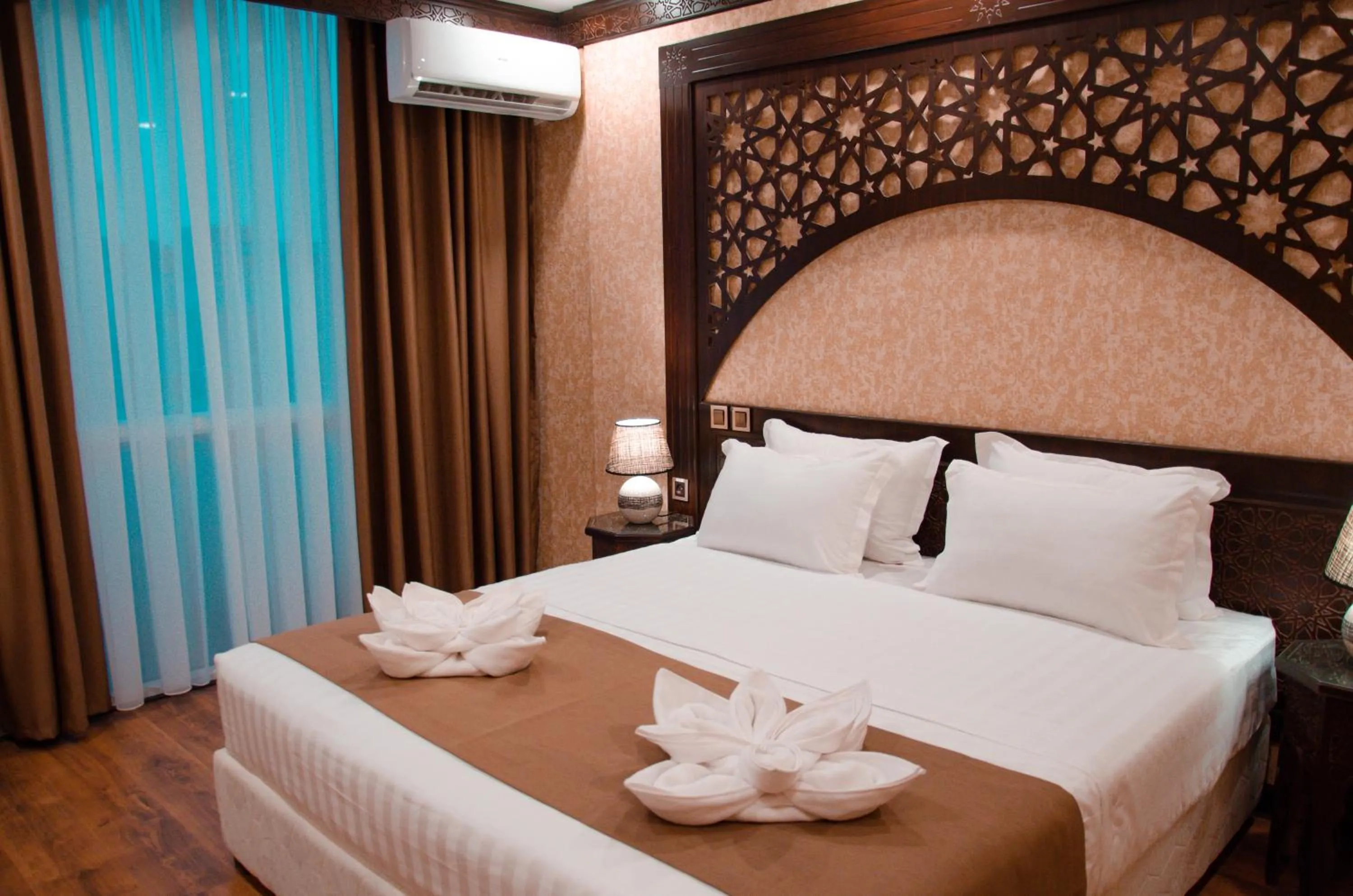 Bedroom, Bed in Orient Star Varahsha
