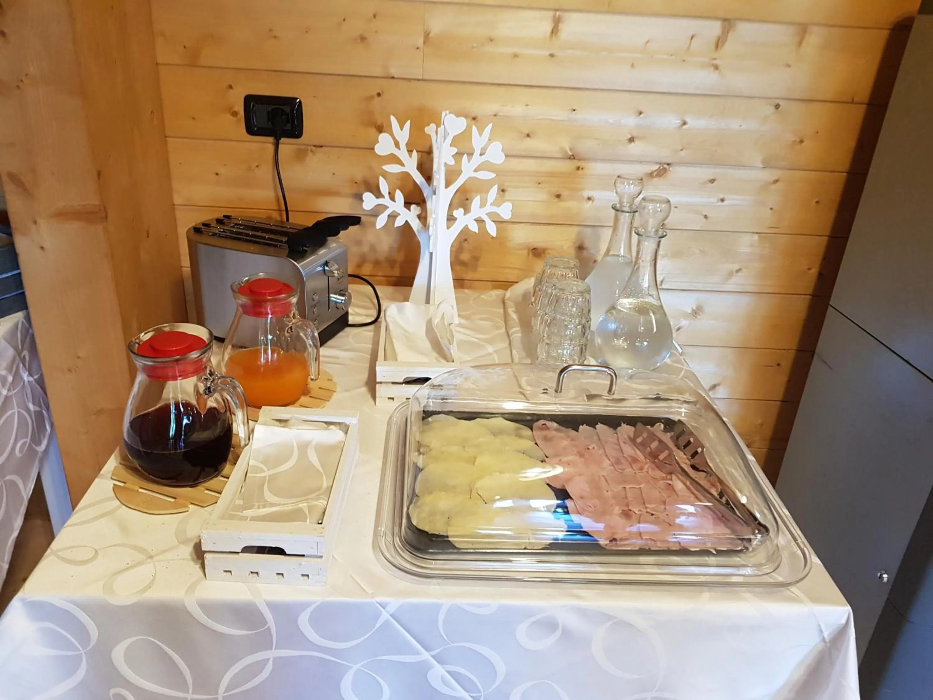 Breakfast in Lorica Suite Lago