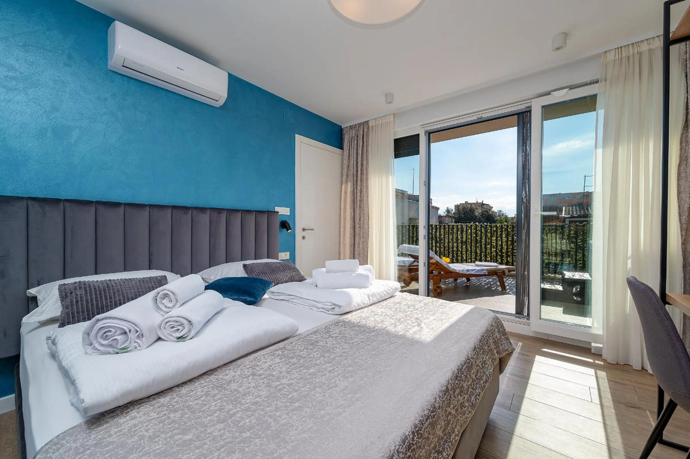 Bed in Seven Seas Residence