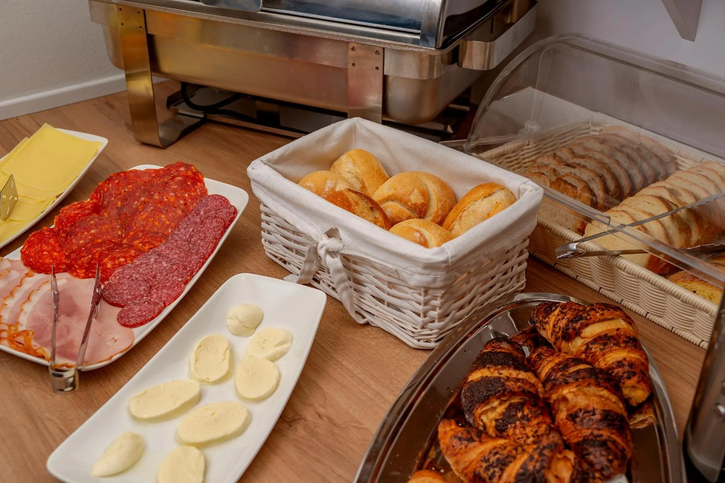 Breakfast in Seven Seas Residence