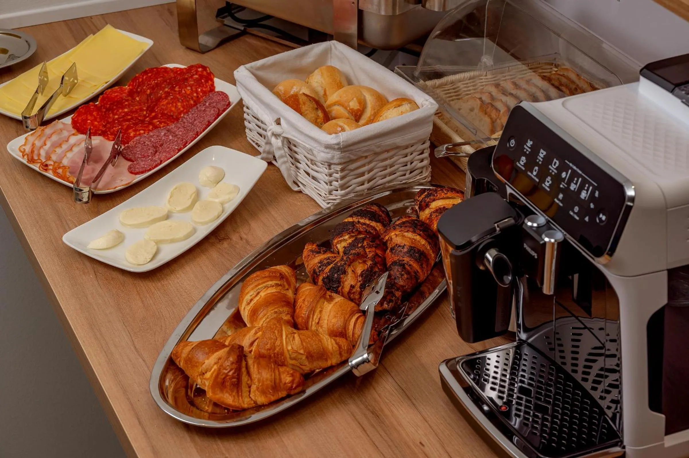 Breakfast in Seven Seas Residence