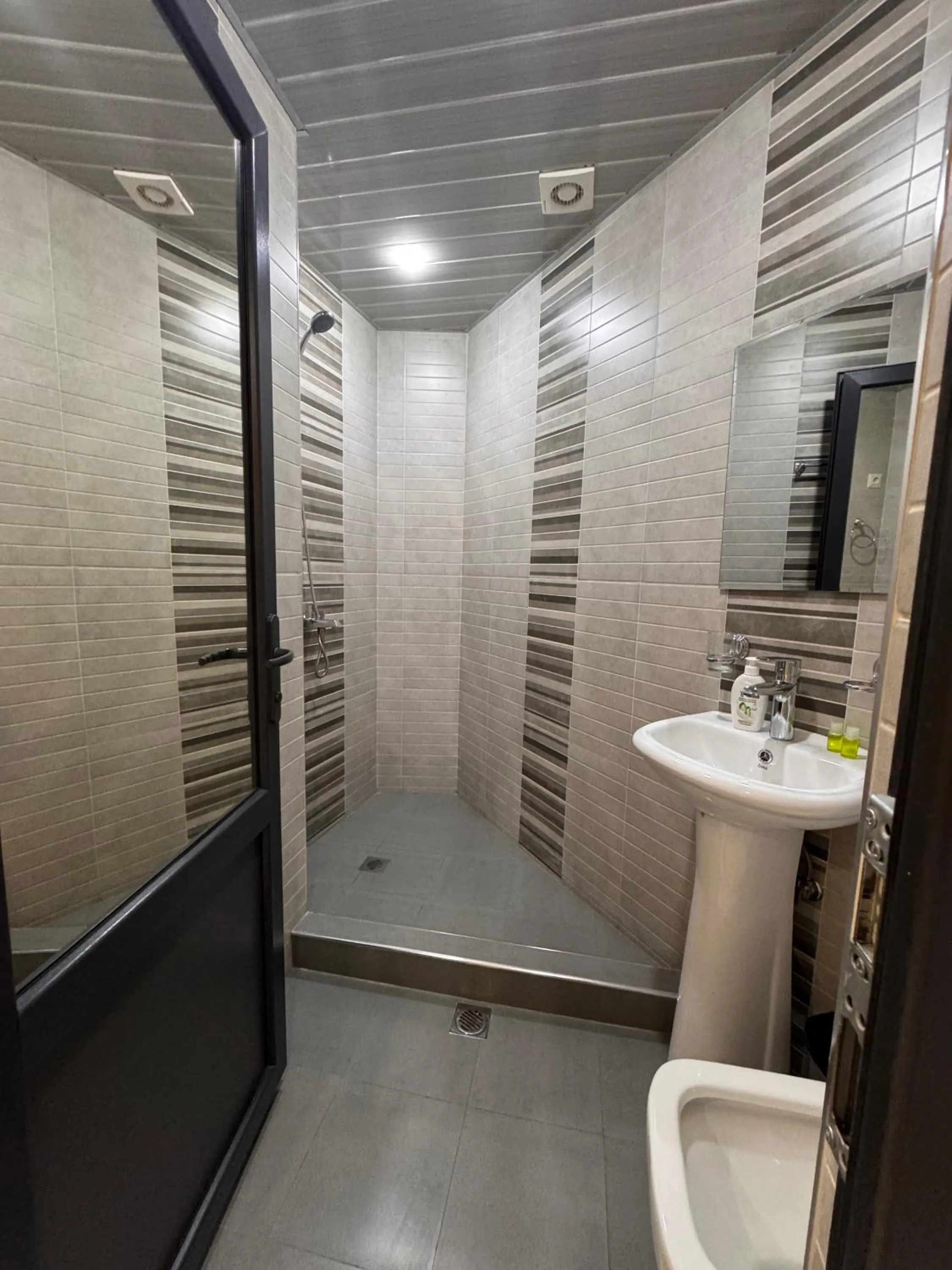 Shower in Red Hotel Yerevan Center