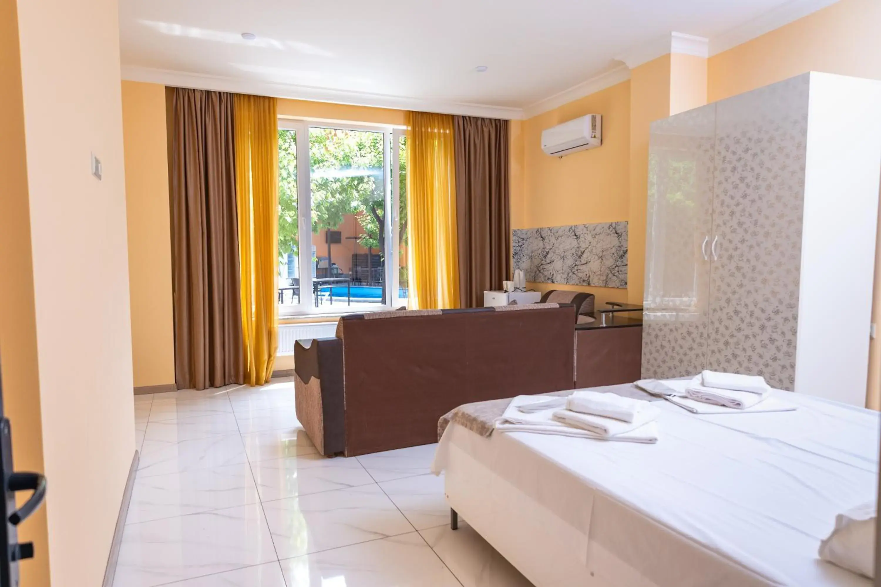 Deluxe Suite in Red Hotel Yerevan Center Deluxe Suite in Red Hotel Yerevan Center