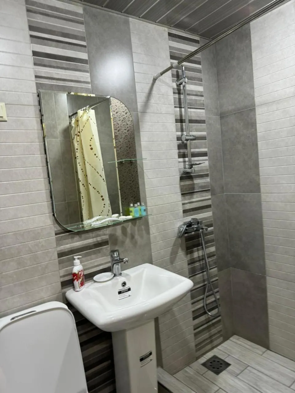 Shower in Red Hotel Yerevan Center