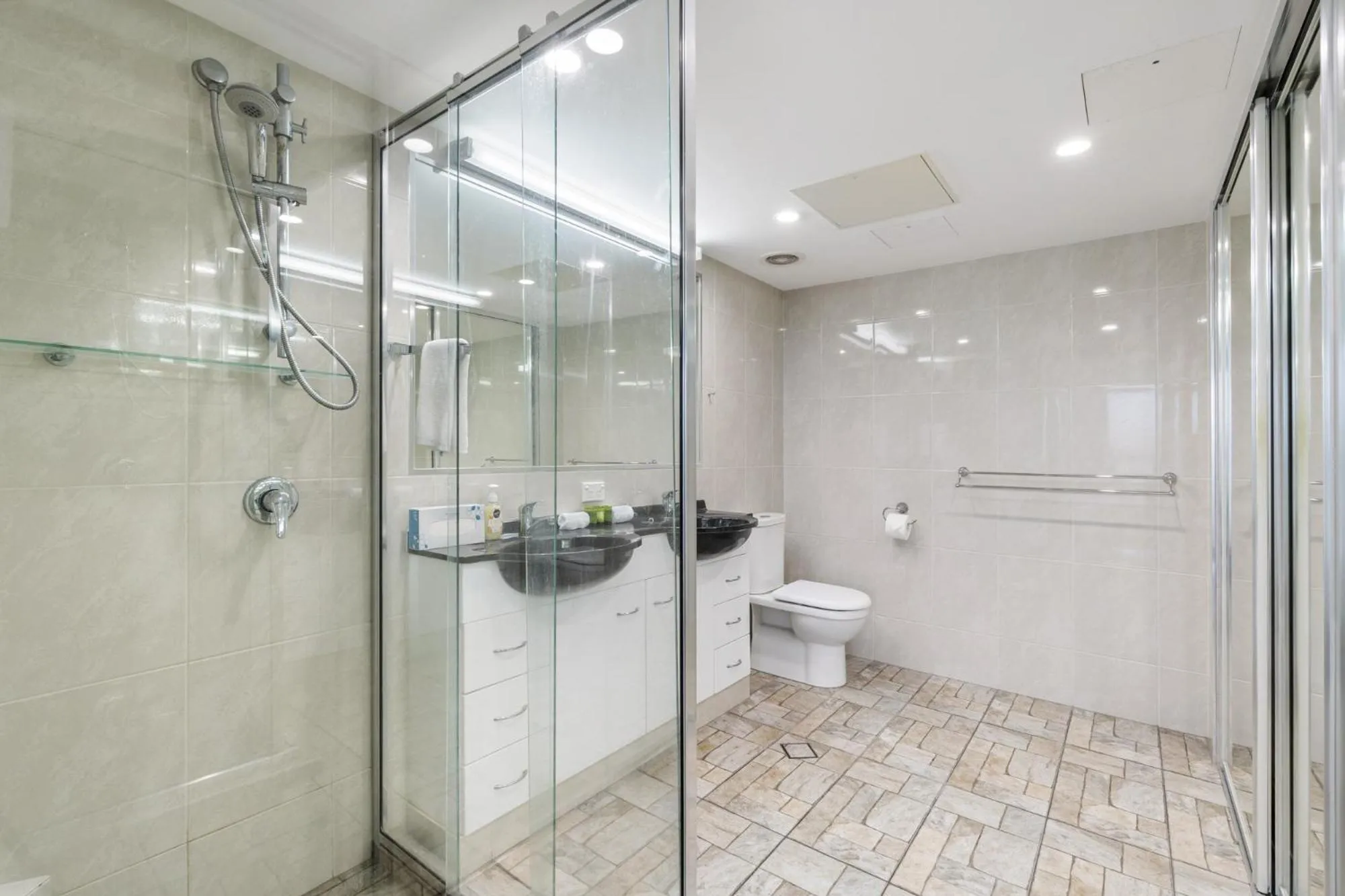 Shower in Tingeera Beachfront Apartments