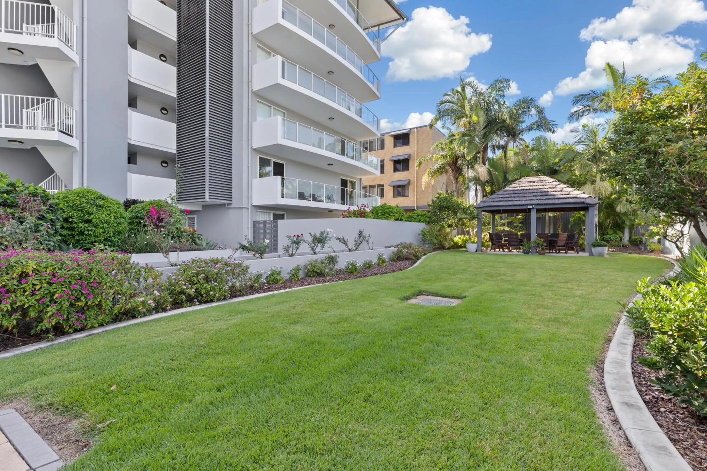 Property building in Tingeera Beachfront Apartments