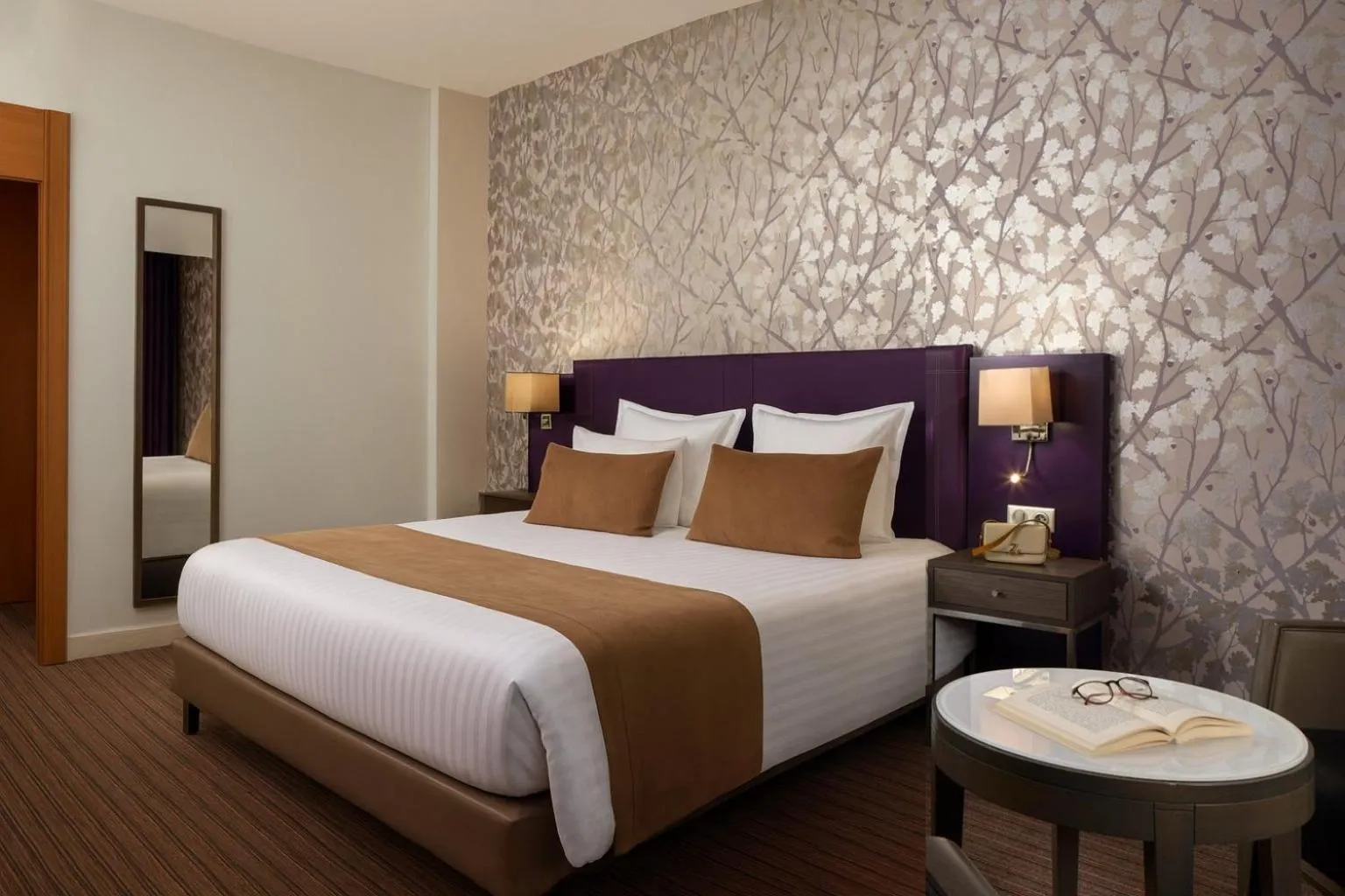 Bedroom, Bed in Timhotel Opéra Blanche Fontaine