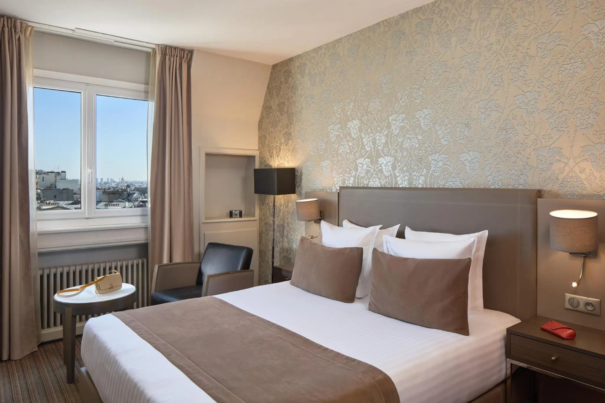 Bedroom, Bed in Timhotel Opéra Blanche Fontaine